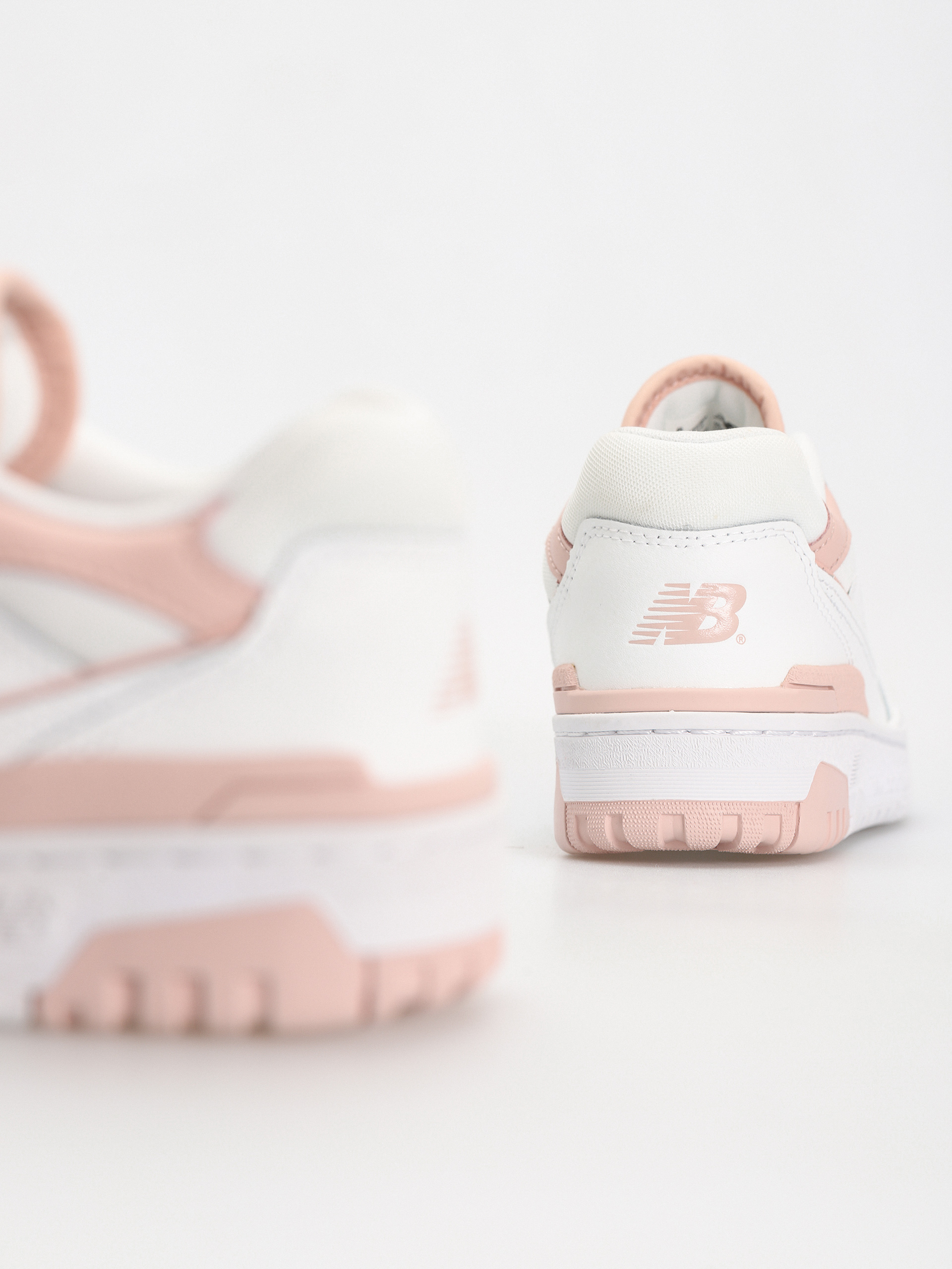 New Balance 550 Wmn Shoes (white pink sand)