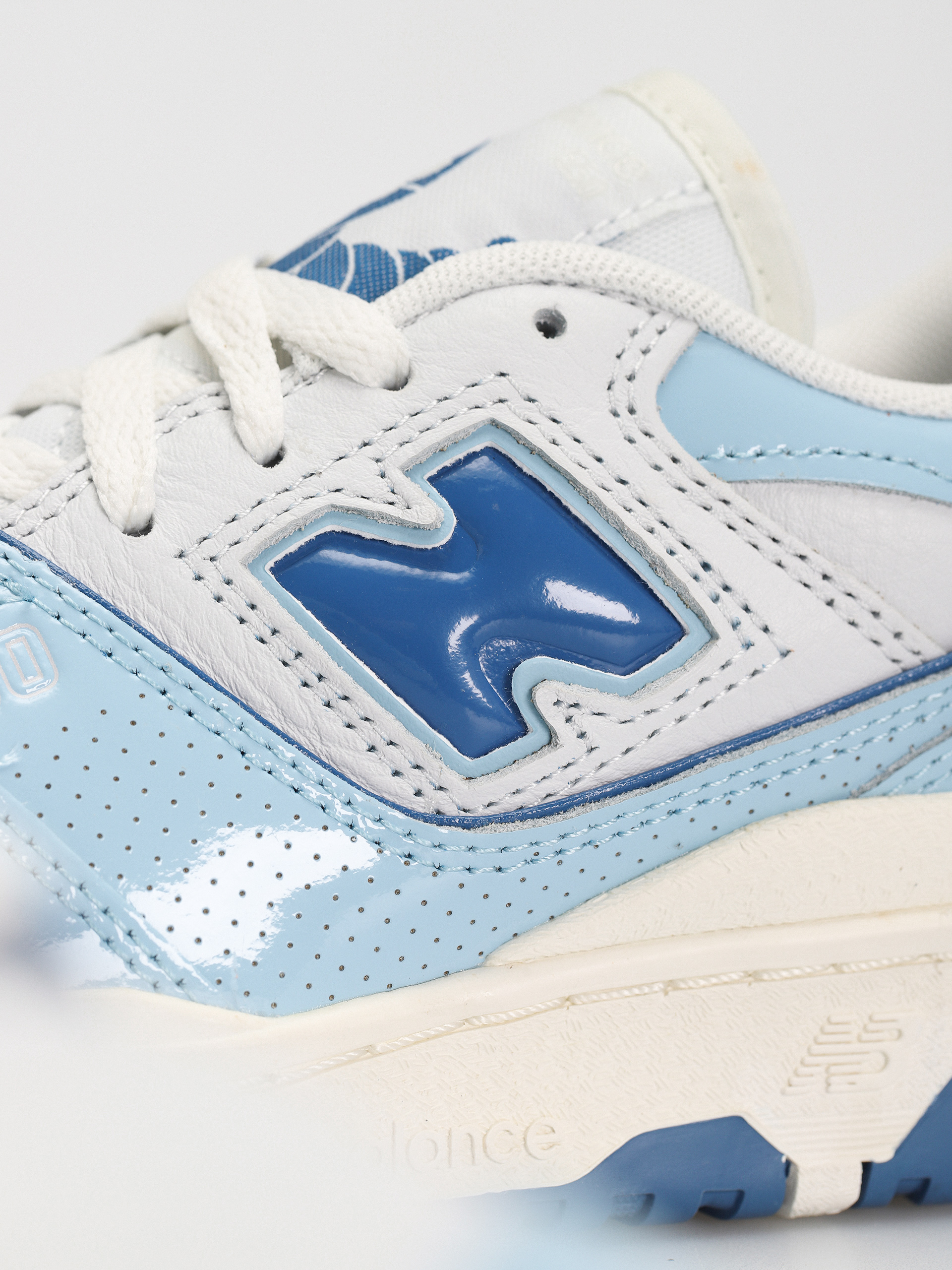 New Balance 550 Schuhe (chrome blue patent)