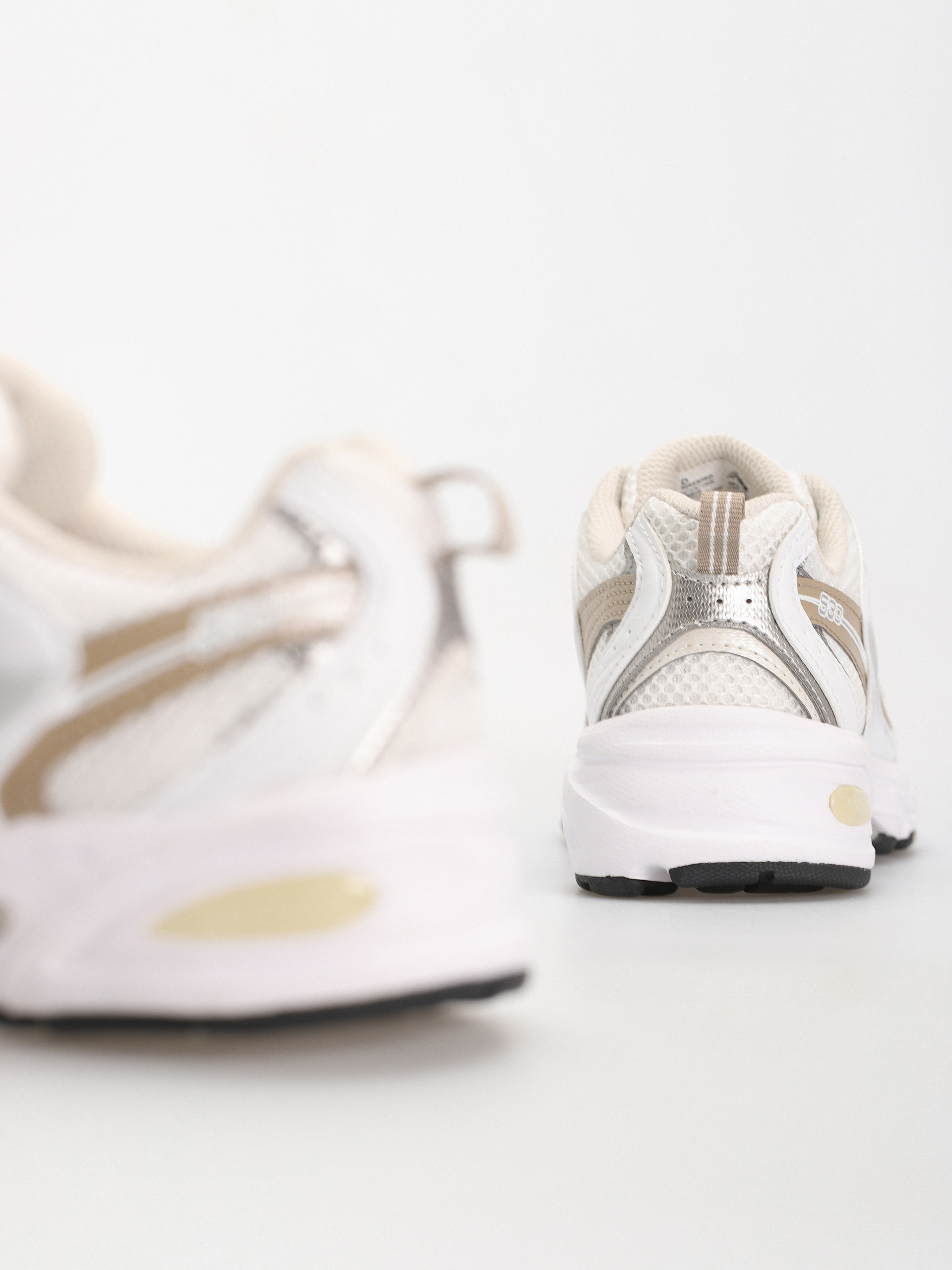New Balance 530 Shoes (white)