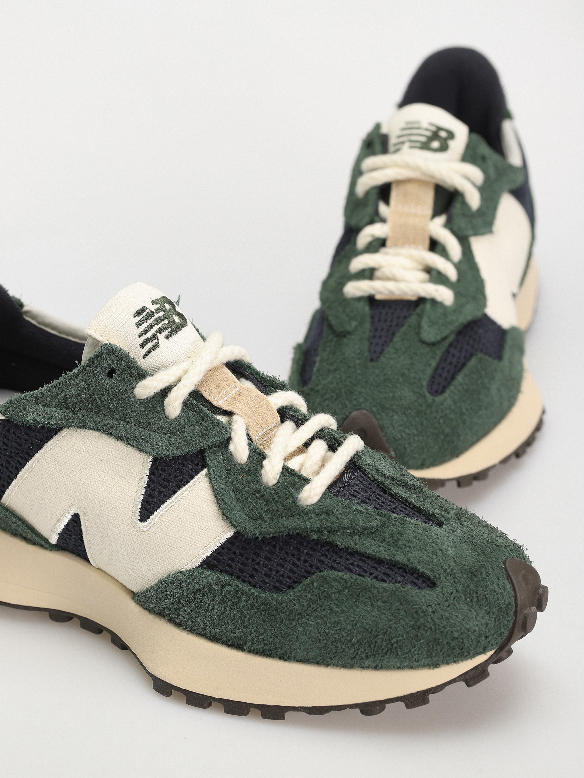 New Balance 327 Shoes (midnight green)