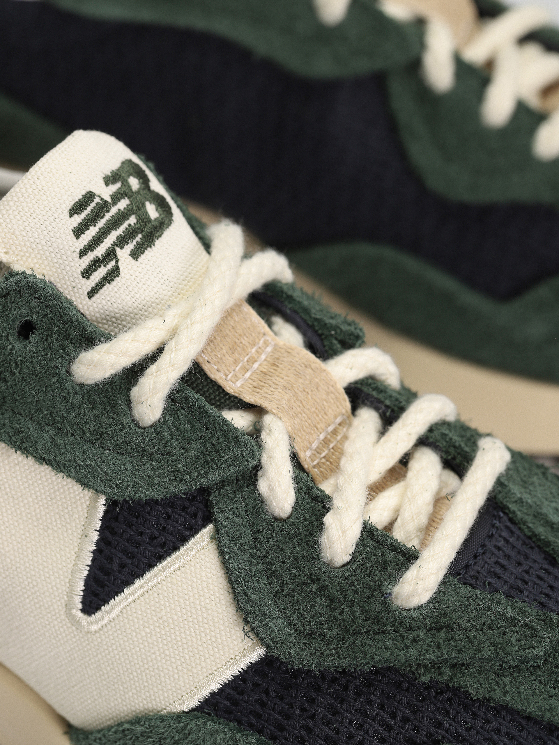 New Balance 327 Shoes (midnight green)