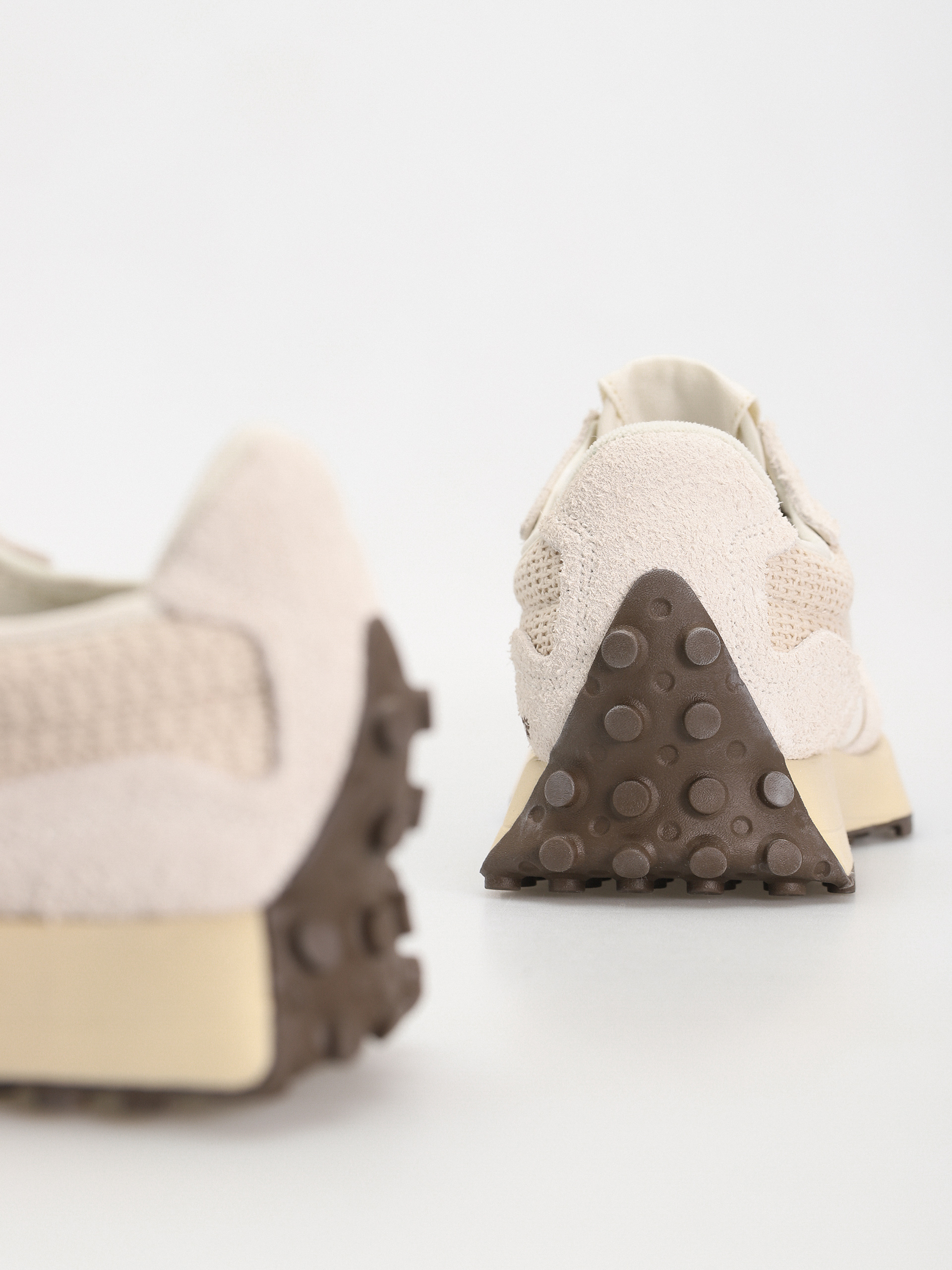 New Balance 327 Shoes (sea salt)