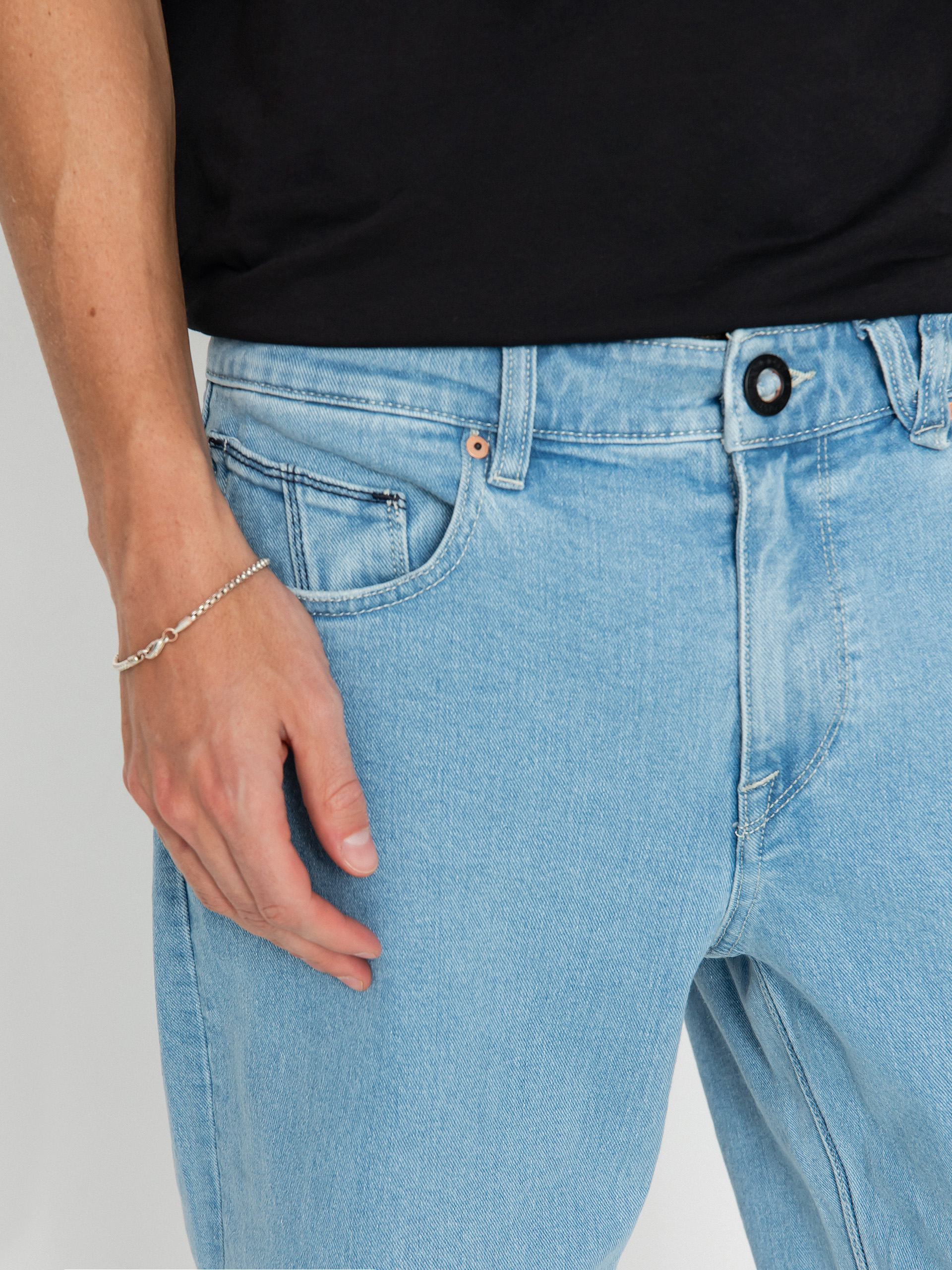 Volcom Modown Tapered Denim Hose (light vintage indigo)