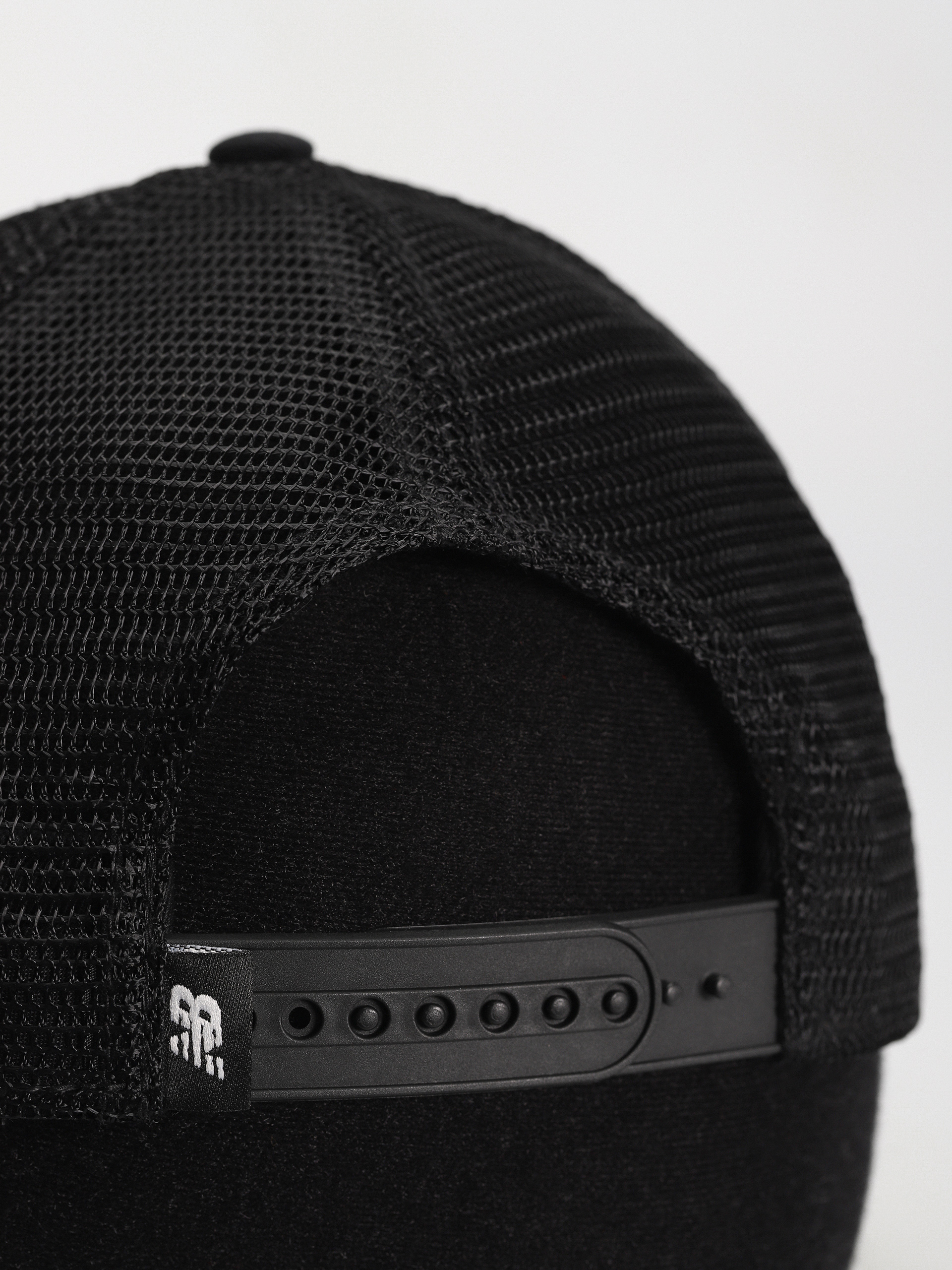 New Balance Sport Essentials Trucker Cap (black)