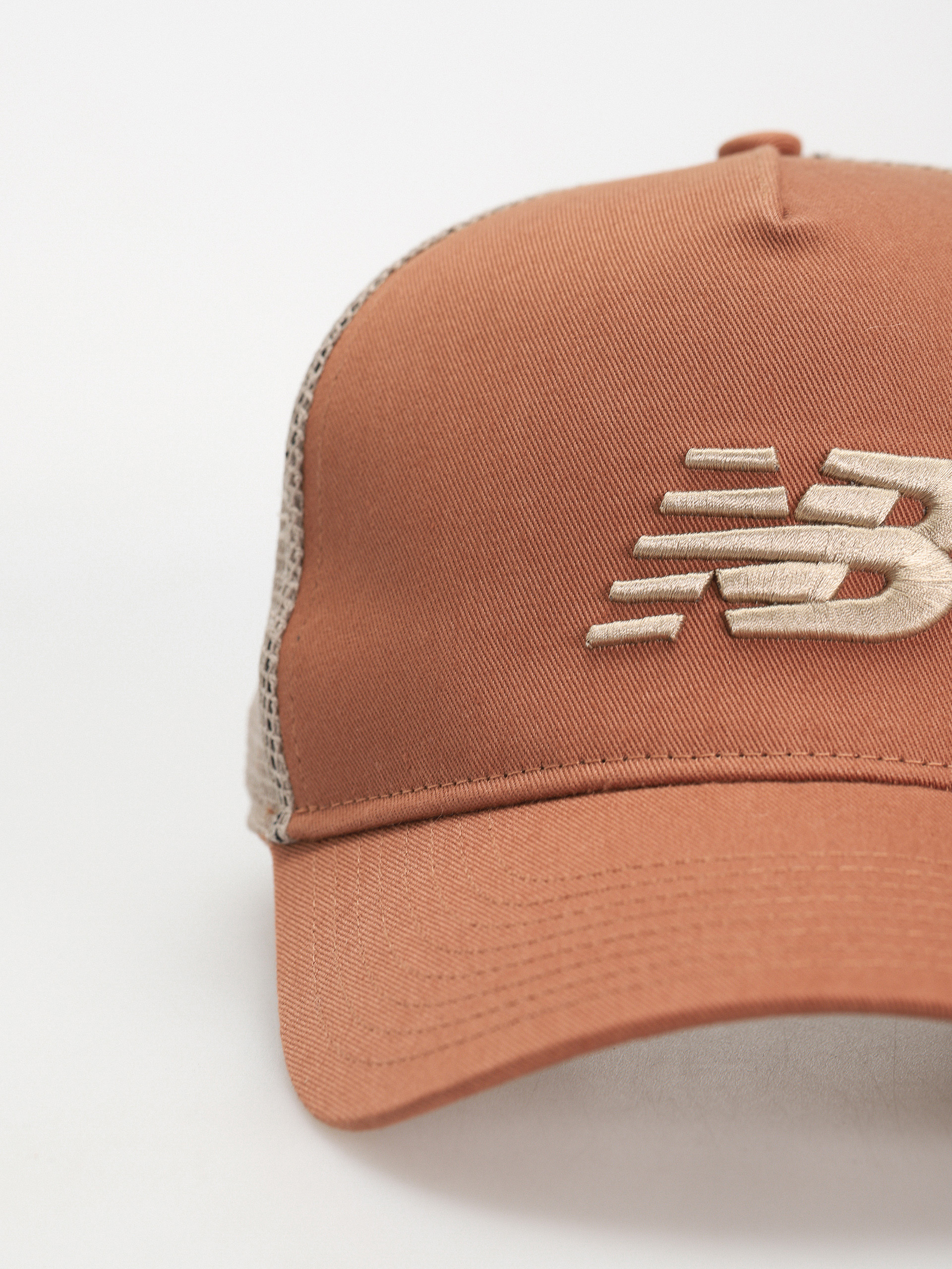 New Balance Sport Essentials Trucker Cap (walnut)