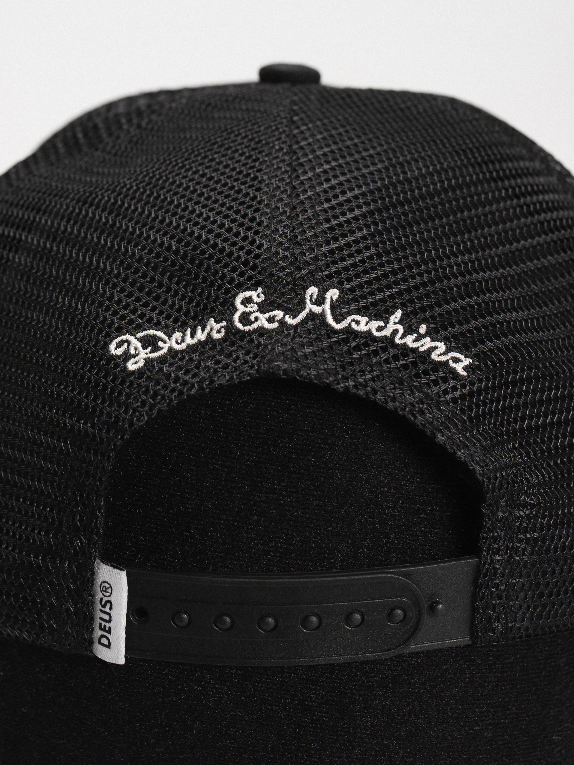 Deus Ex Machina Pill Trucker Cap (black)