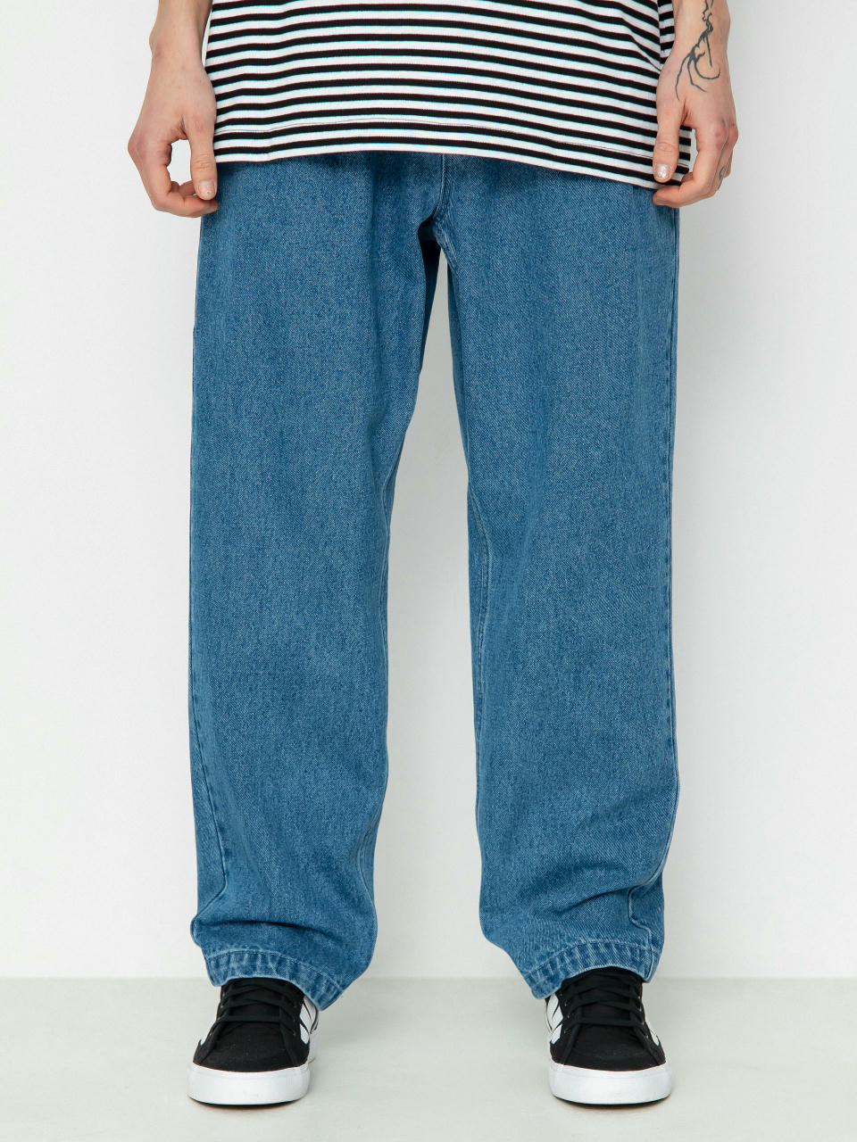 OBEY Fubar Pleated Denim Hose (light indigo)