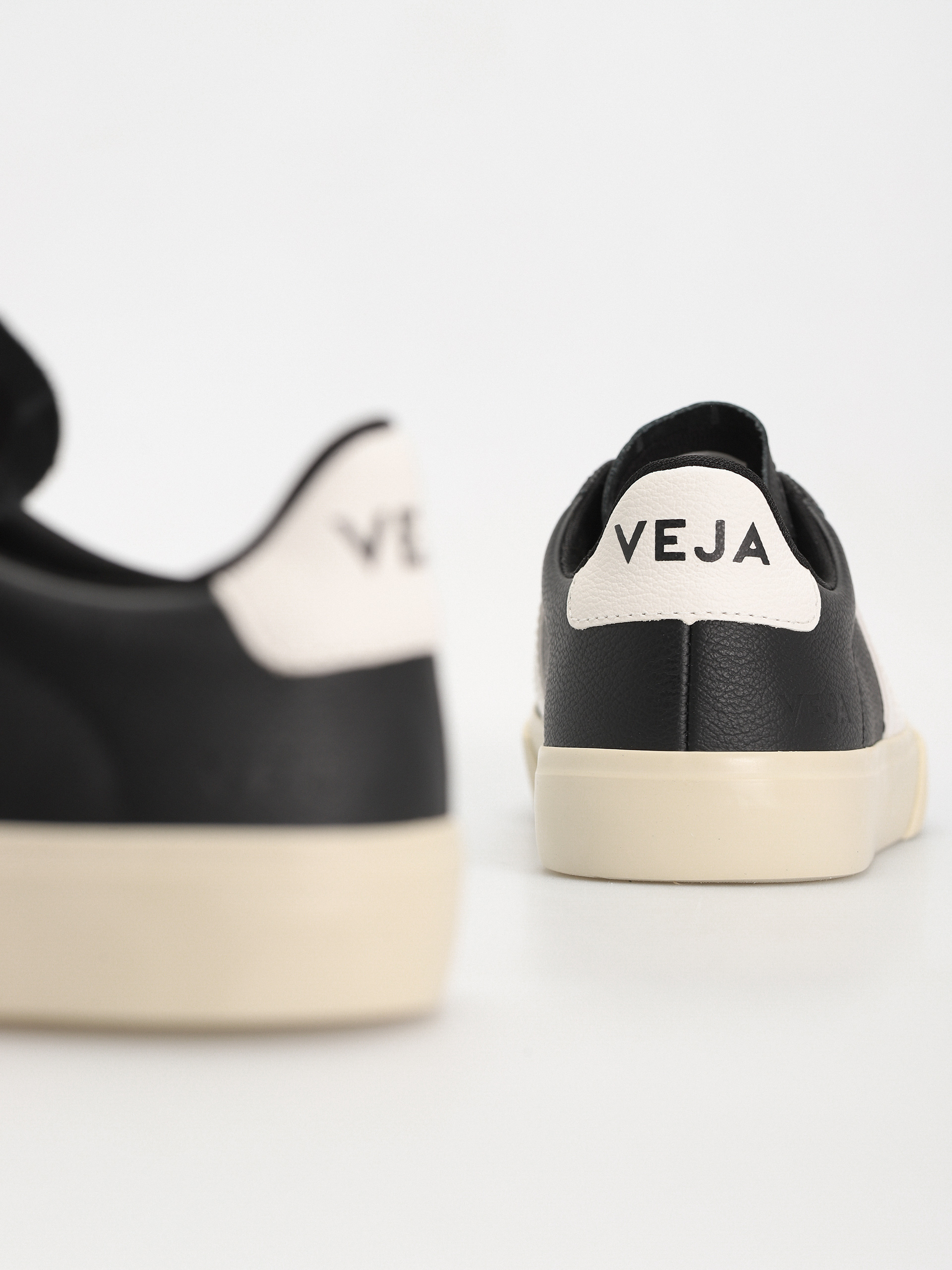 Veja Schuhe Campo Wmn (black white)