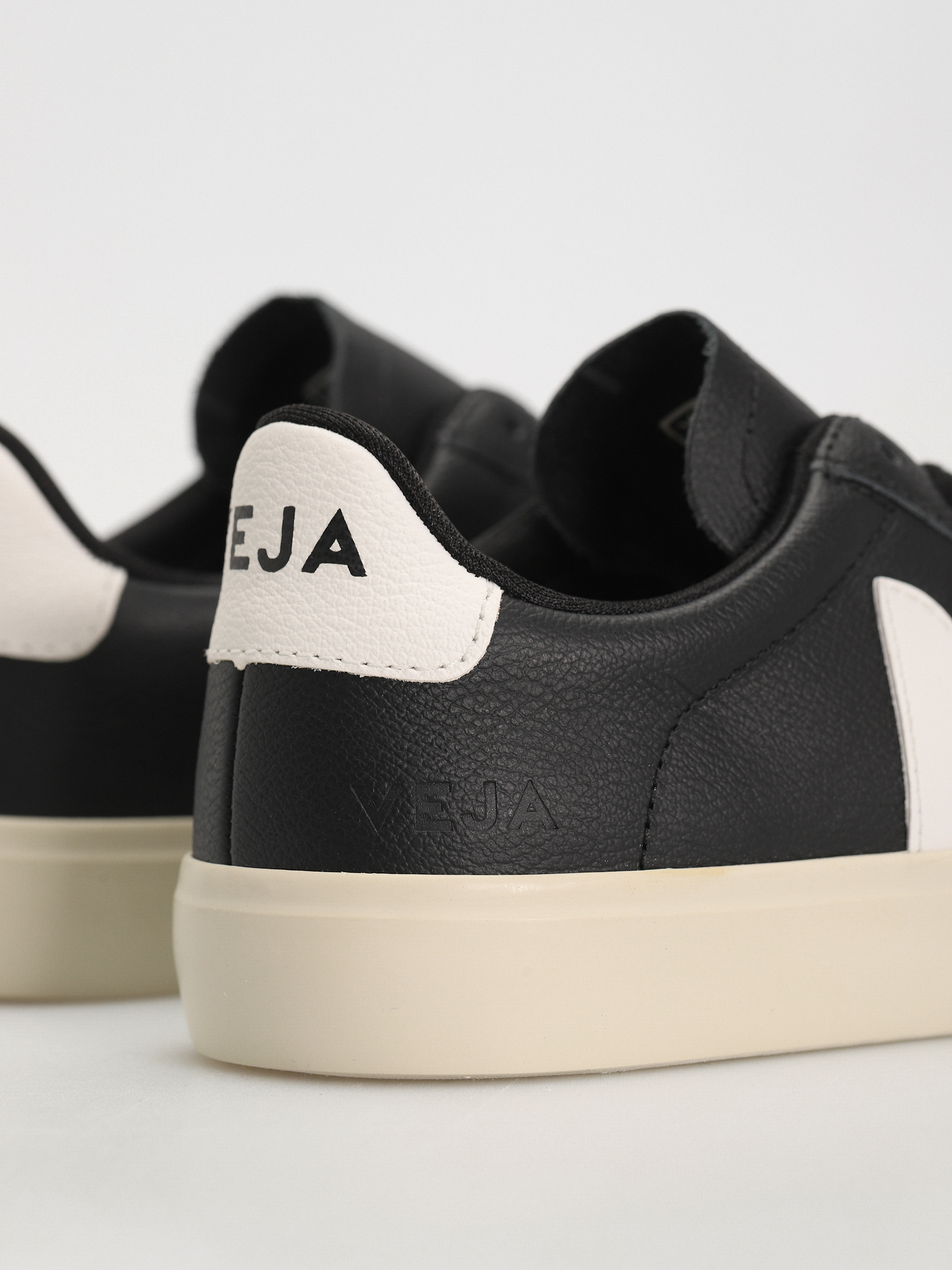 Veja Schuhe Campo Wmn (black white)