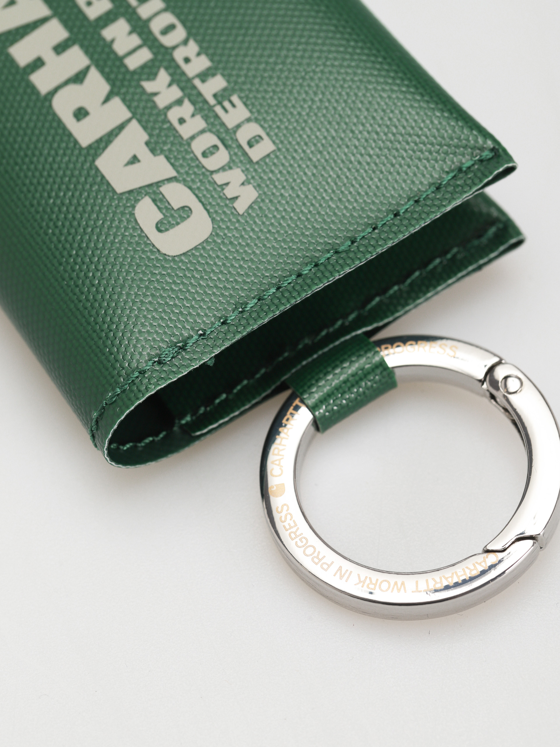 Carhartt WIP Link Script Schlüsselanhänger (chervil/beryl)