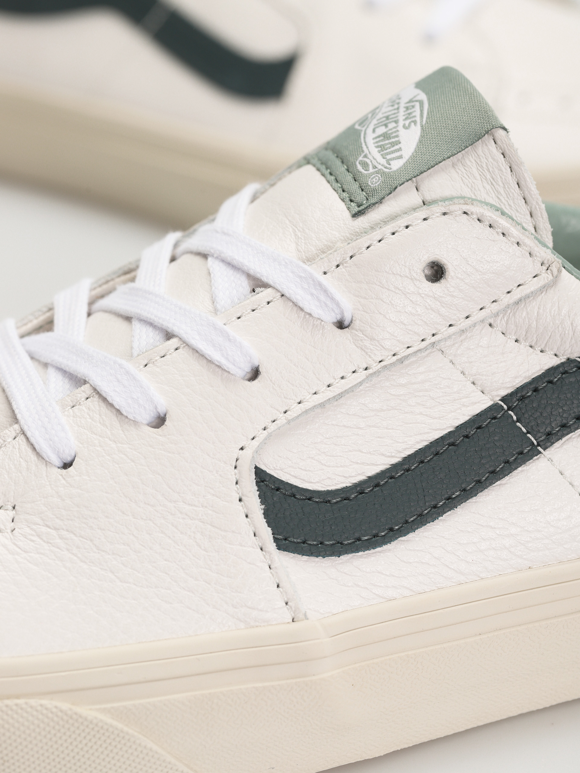 Vans Sk8 Low Shoes (premium leather green gables)