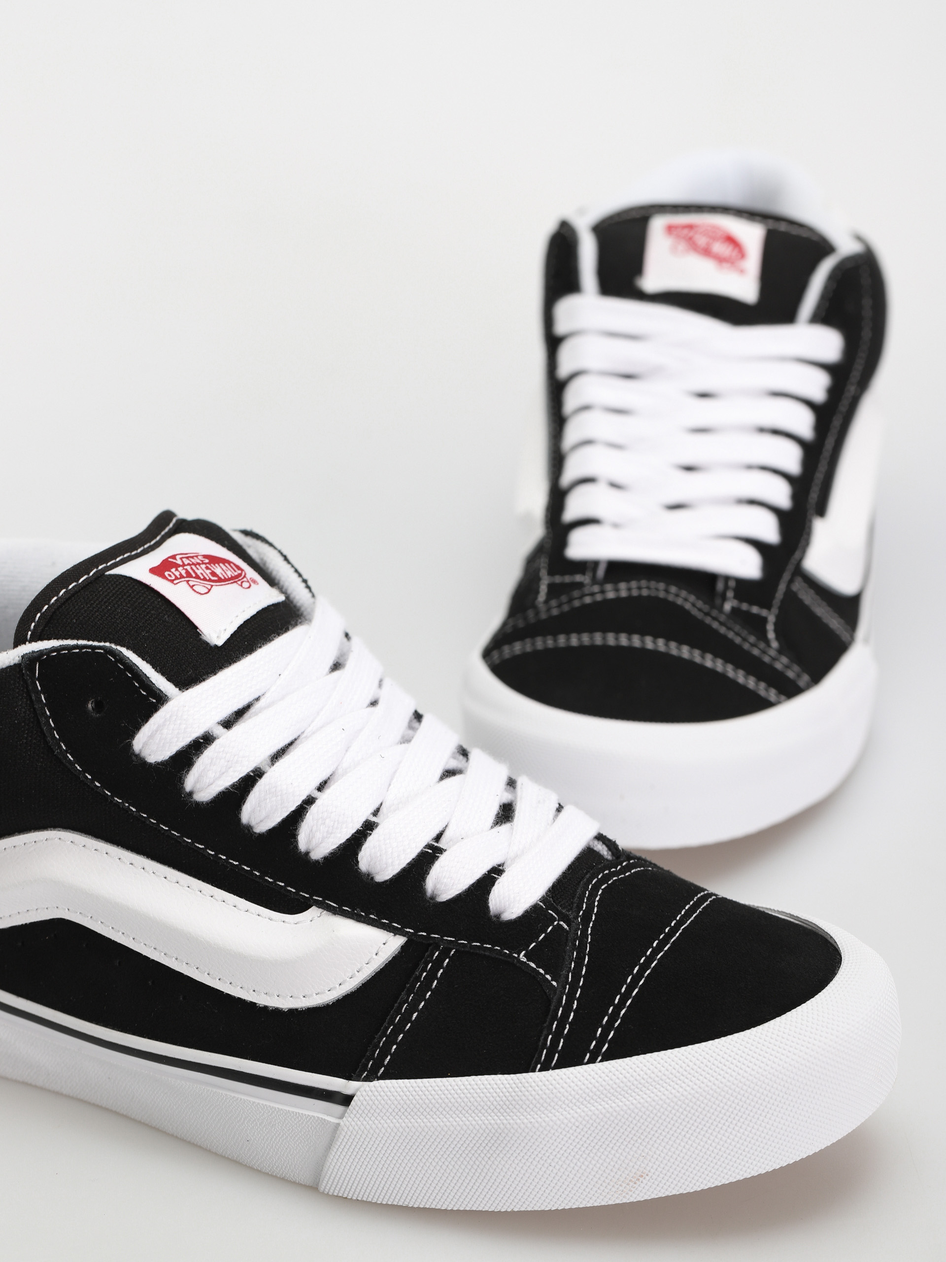 Vans Knu Mid Shoes (black/true white)