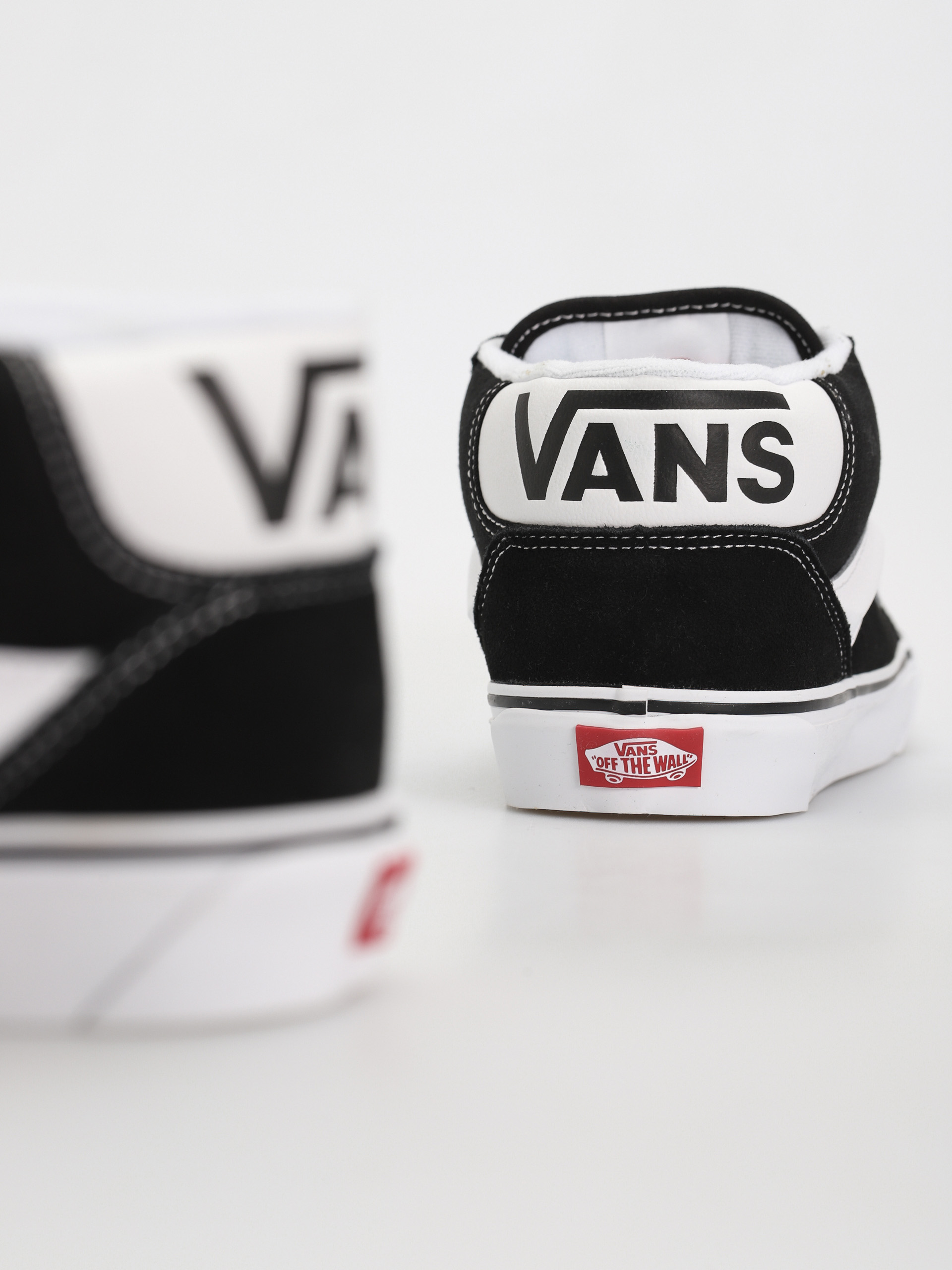 Vans Knu Mid Shoes (black/true white)