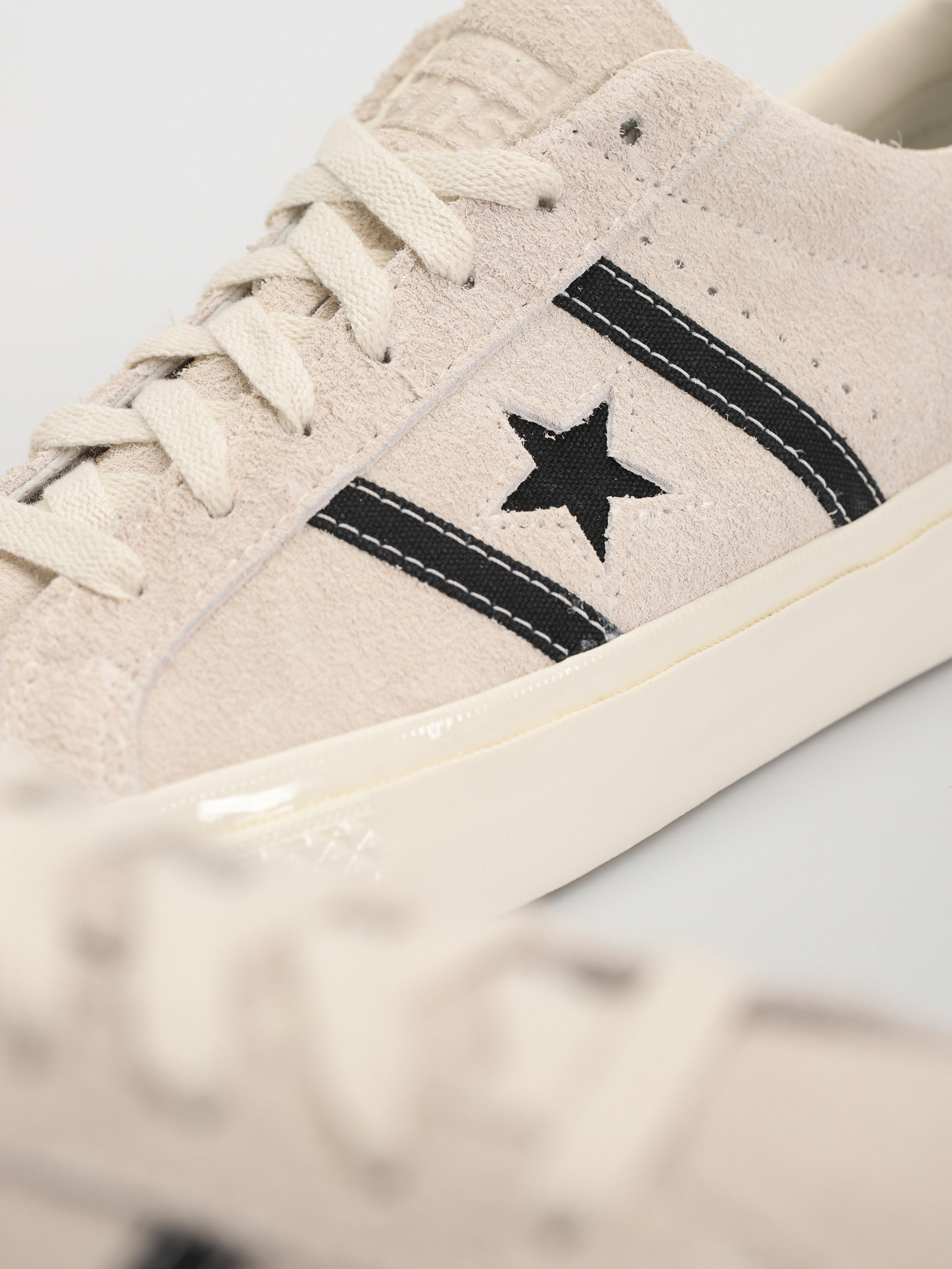 Converse One Star Academy Pro Shoes (khaki/off white)