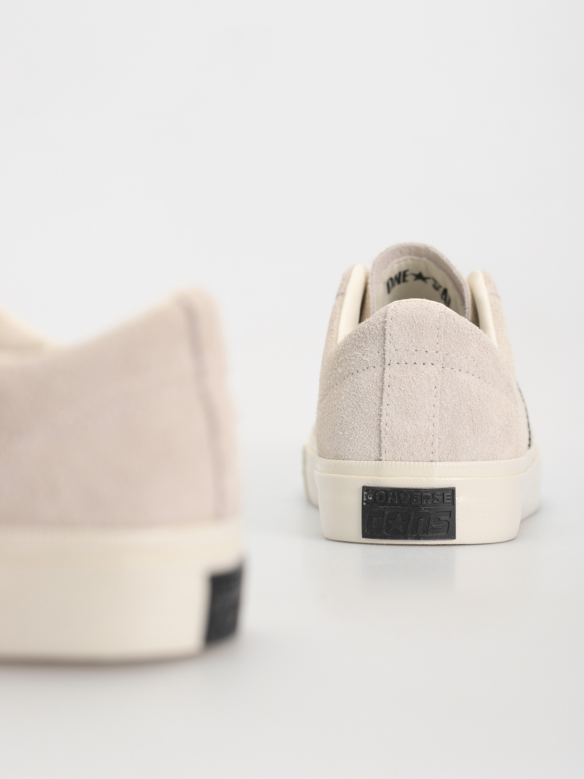 Converse One Star Academy Pro Shoes (khaki/off white)