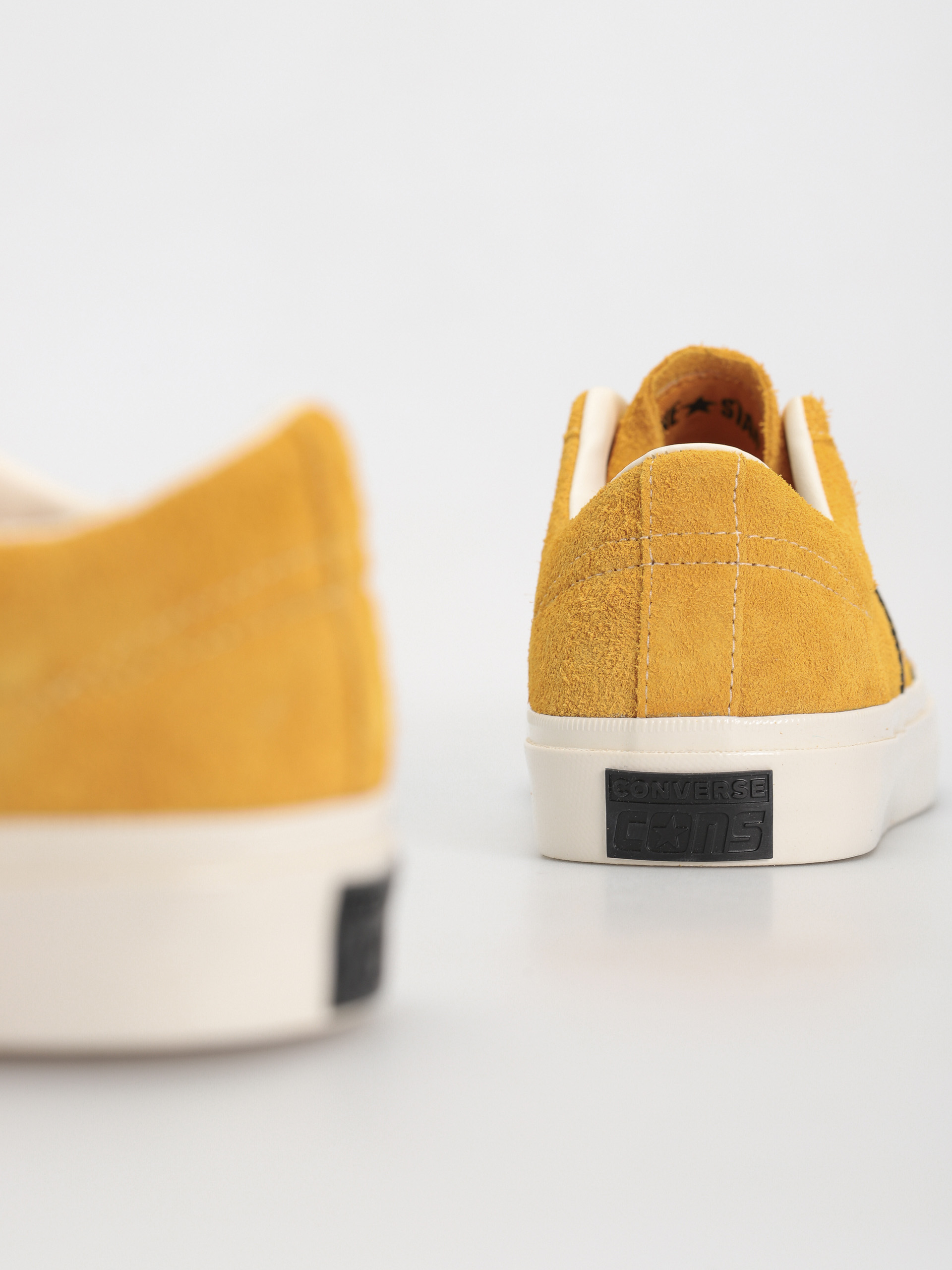 Converse One Star Academy Pro Schuhe (light yellow)