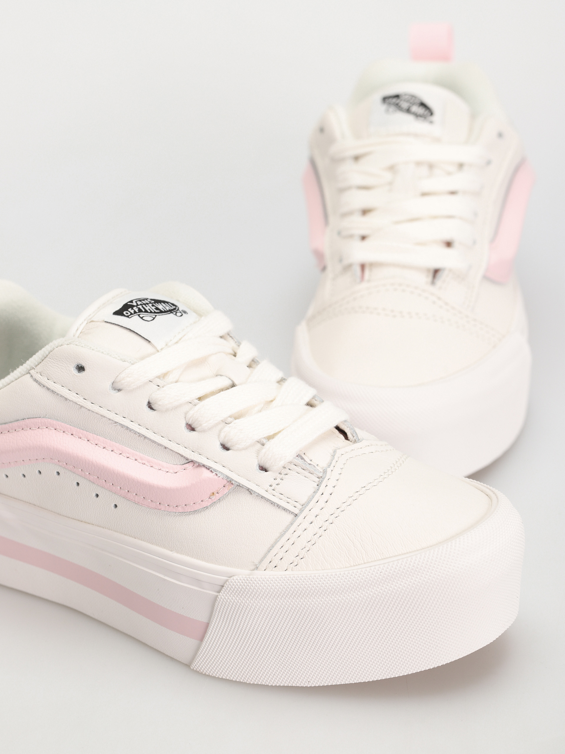 Vans Knu Stack Shoes (smarten up white/pink)