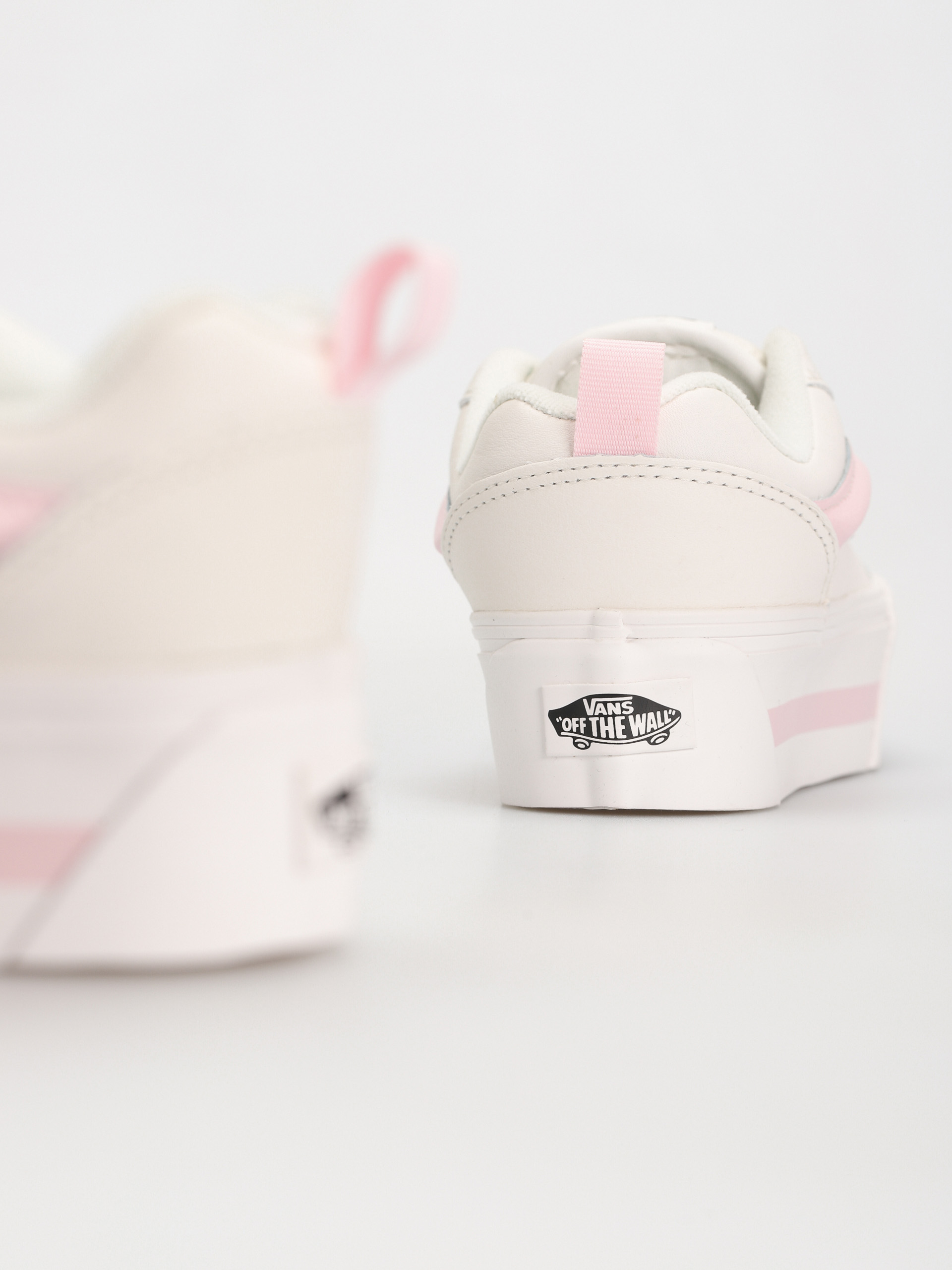 Vans Knu Stack Shoes (smarten up white/pink)