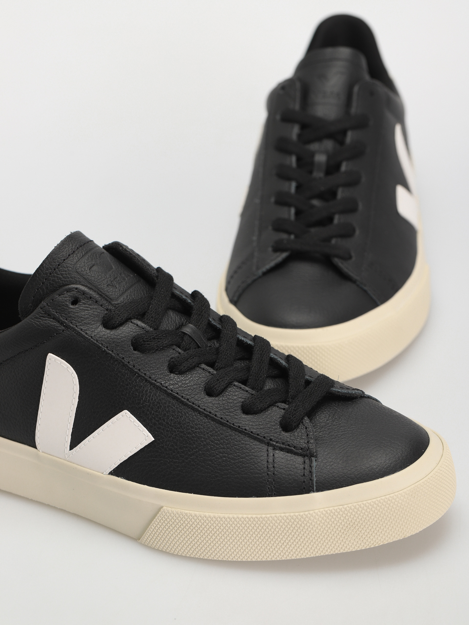 Veja Campo Shoes (black white)