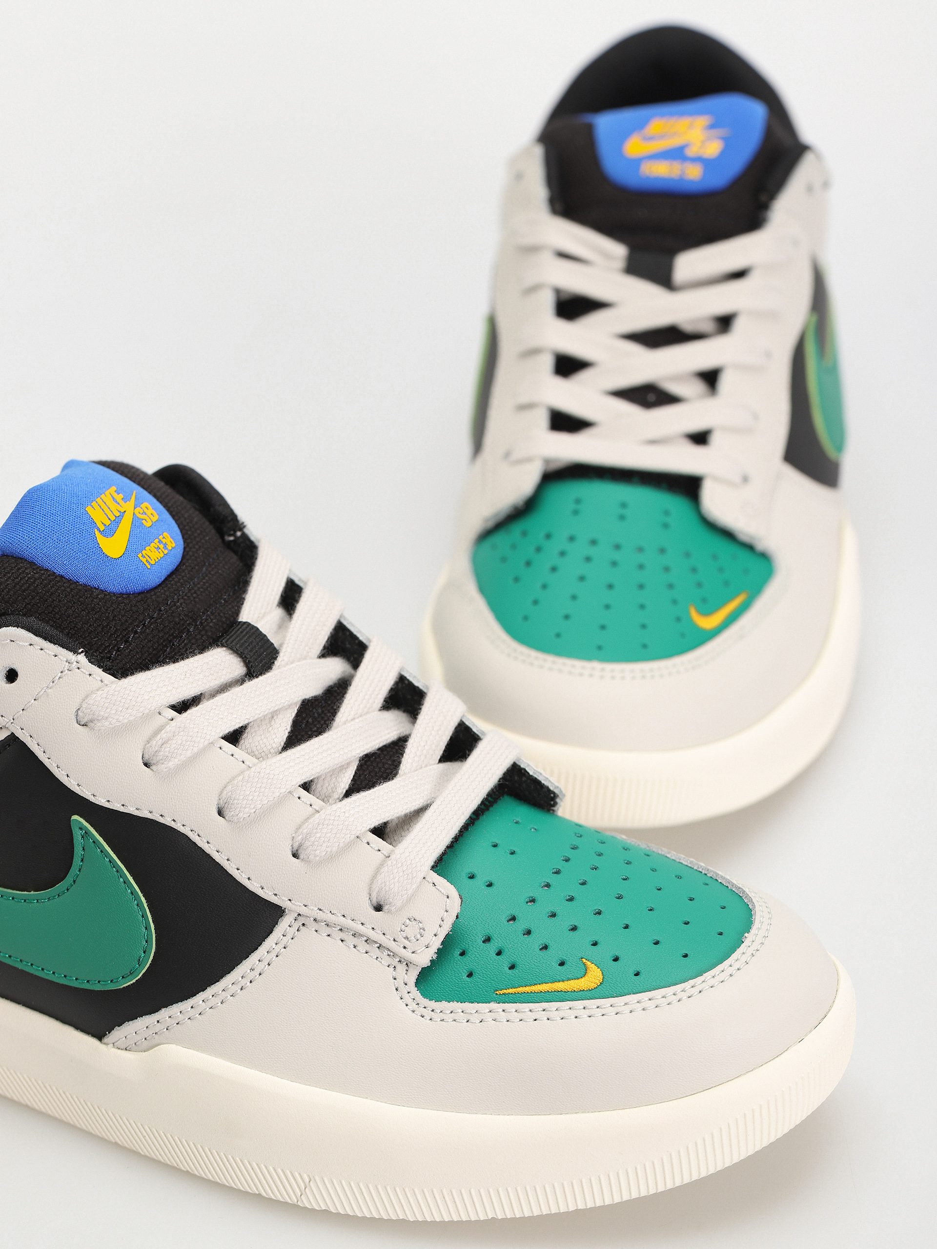 Nike SB Force 58 Premium Schuhe (light bone/malachite black sail)