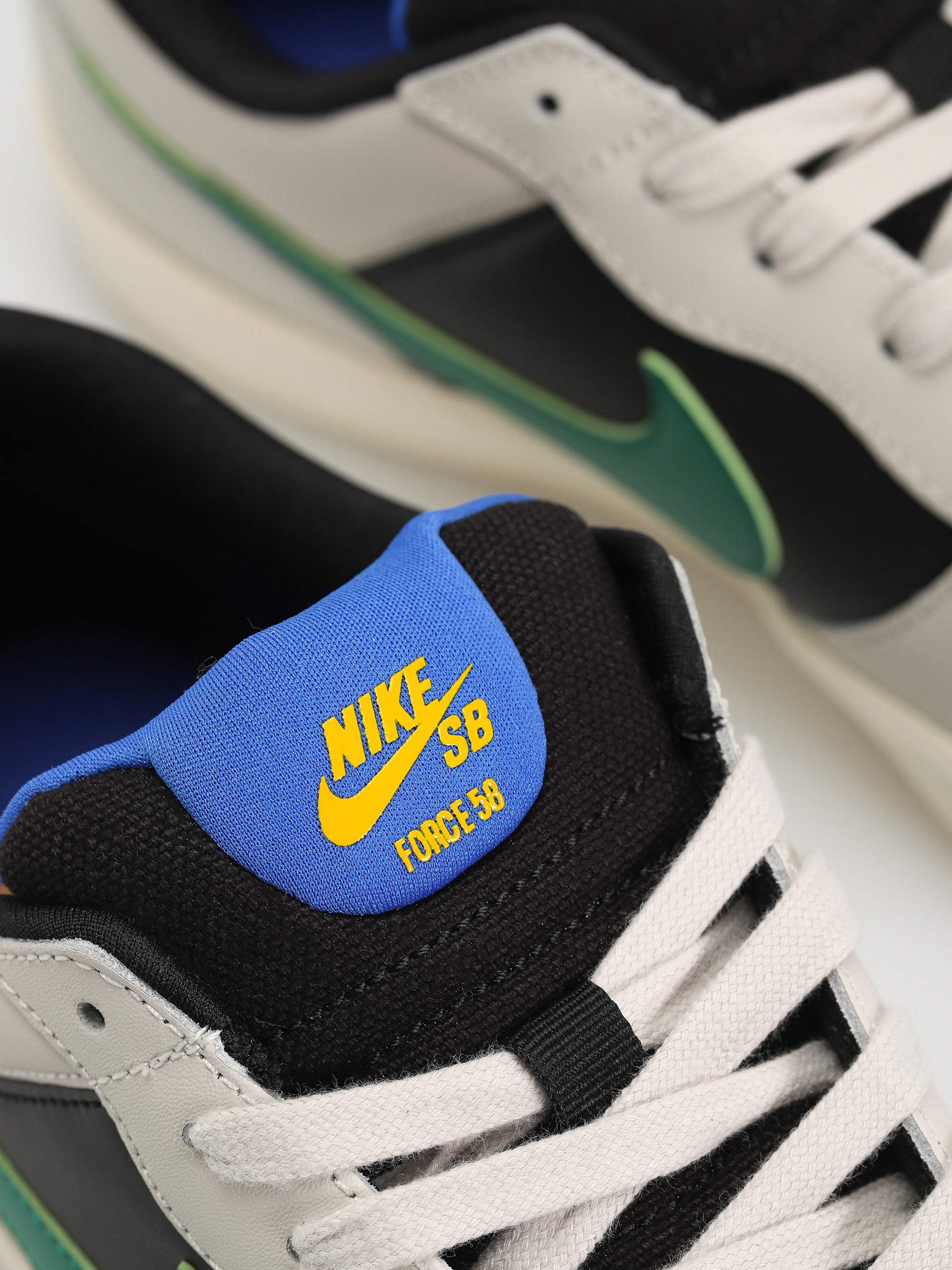 Nike SB Force 58 Premium Schuhe (light bone/malachite black sail)