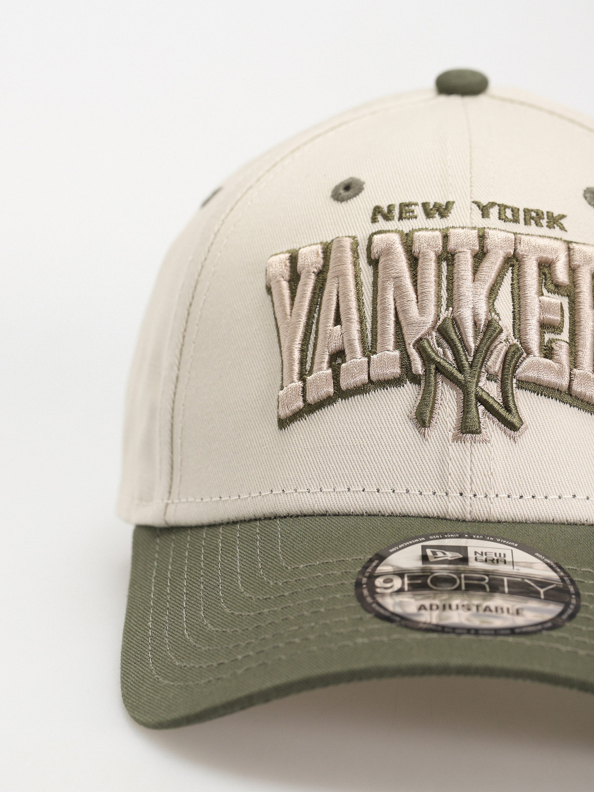 New Era White Crown 9Forty New York Yankees Cap (khaki/stone)