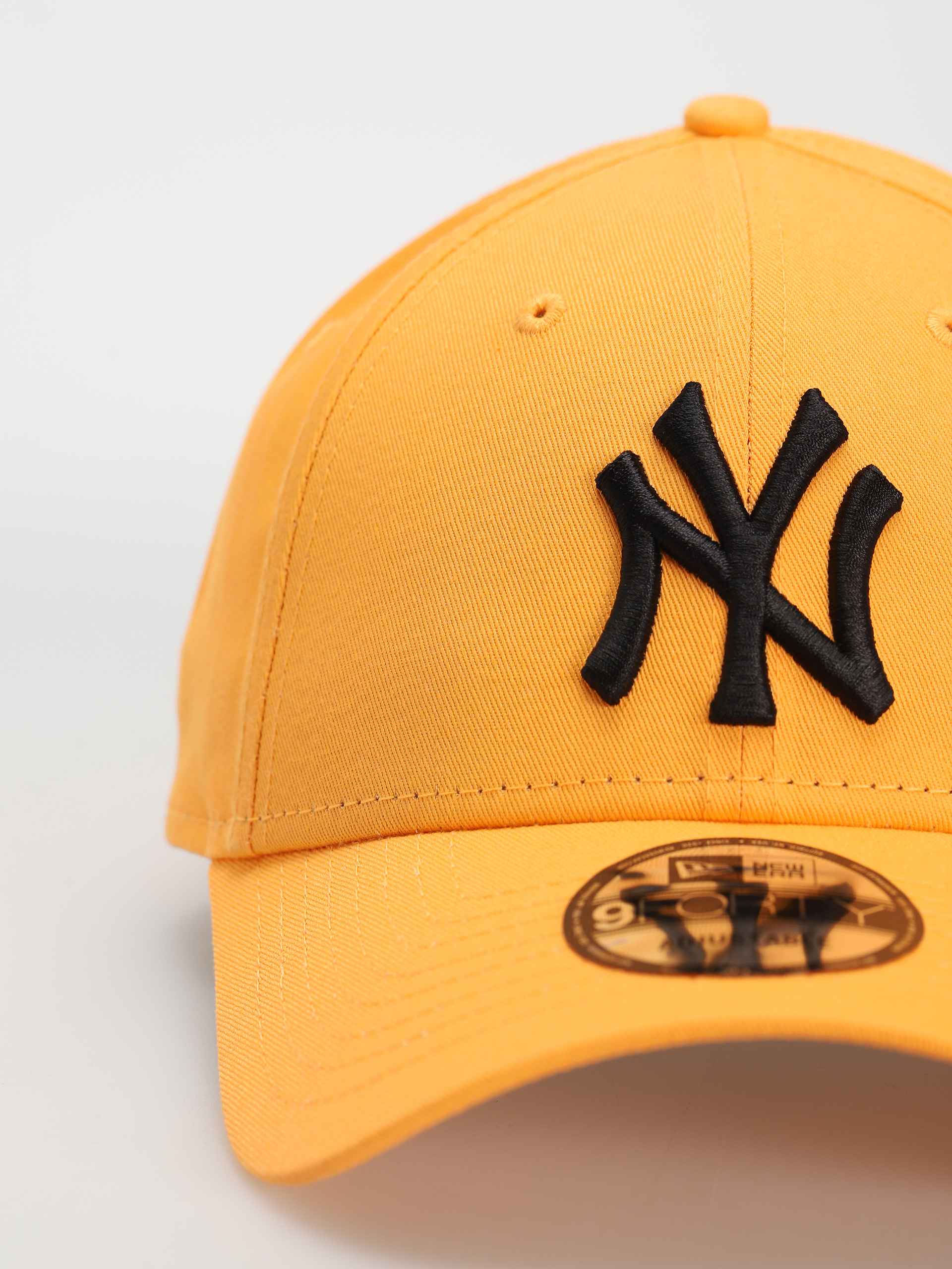 New Era League Essential 9Forty New York Yankees Cap (yellow)
