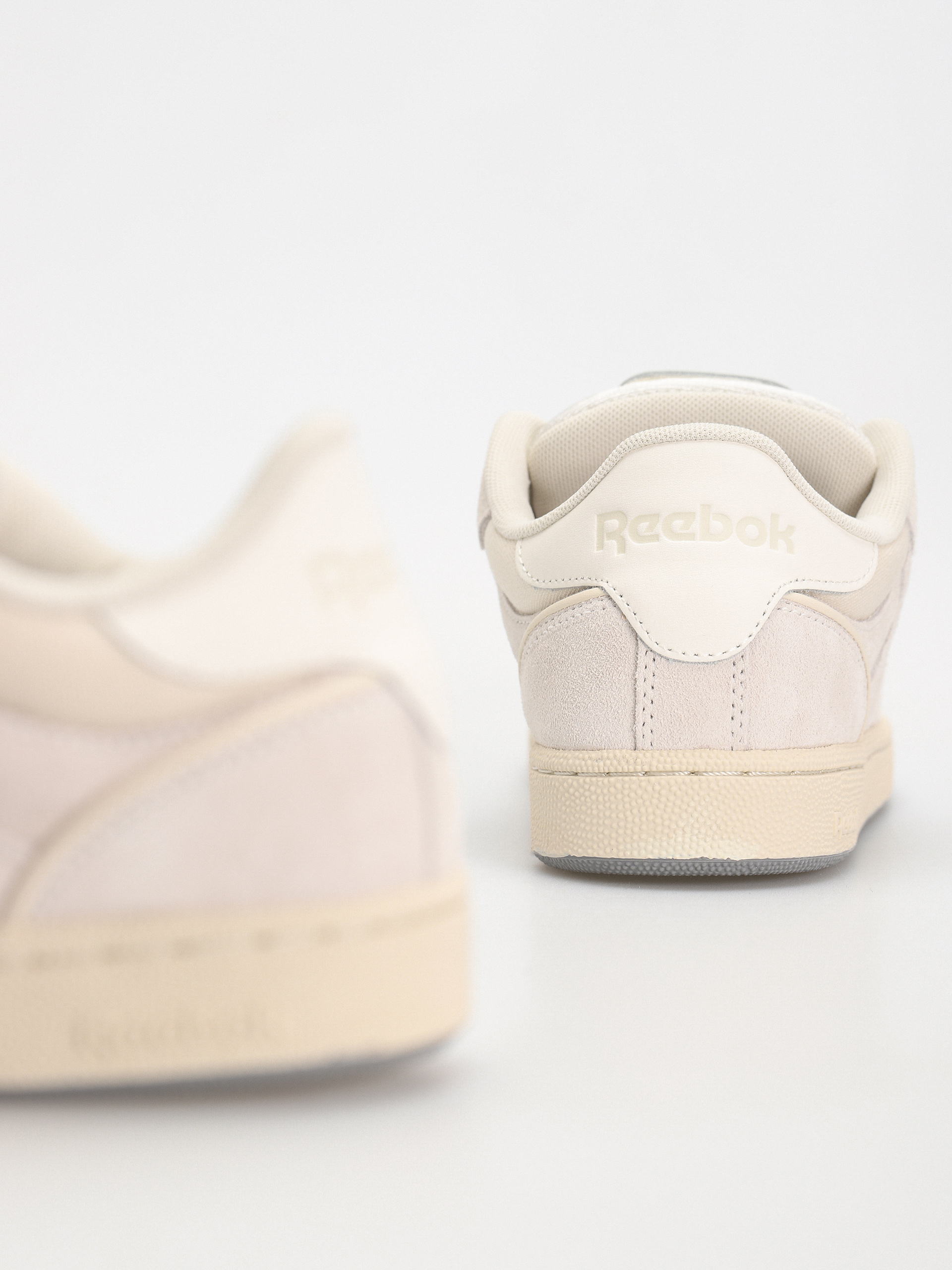 Reebok Club C Bulc Wmn Shoes (chalk/alabas/pugry5)