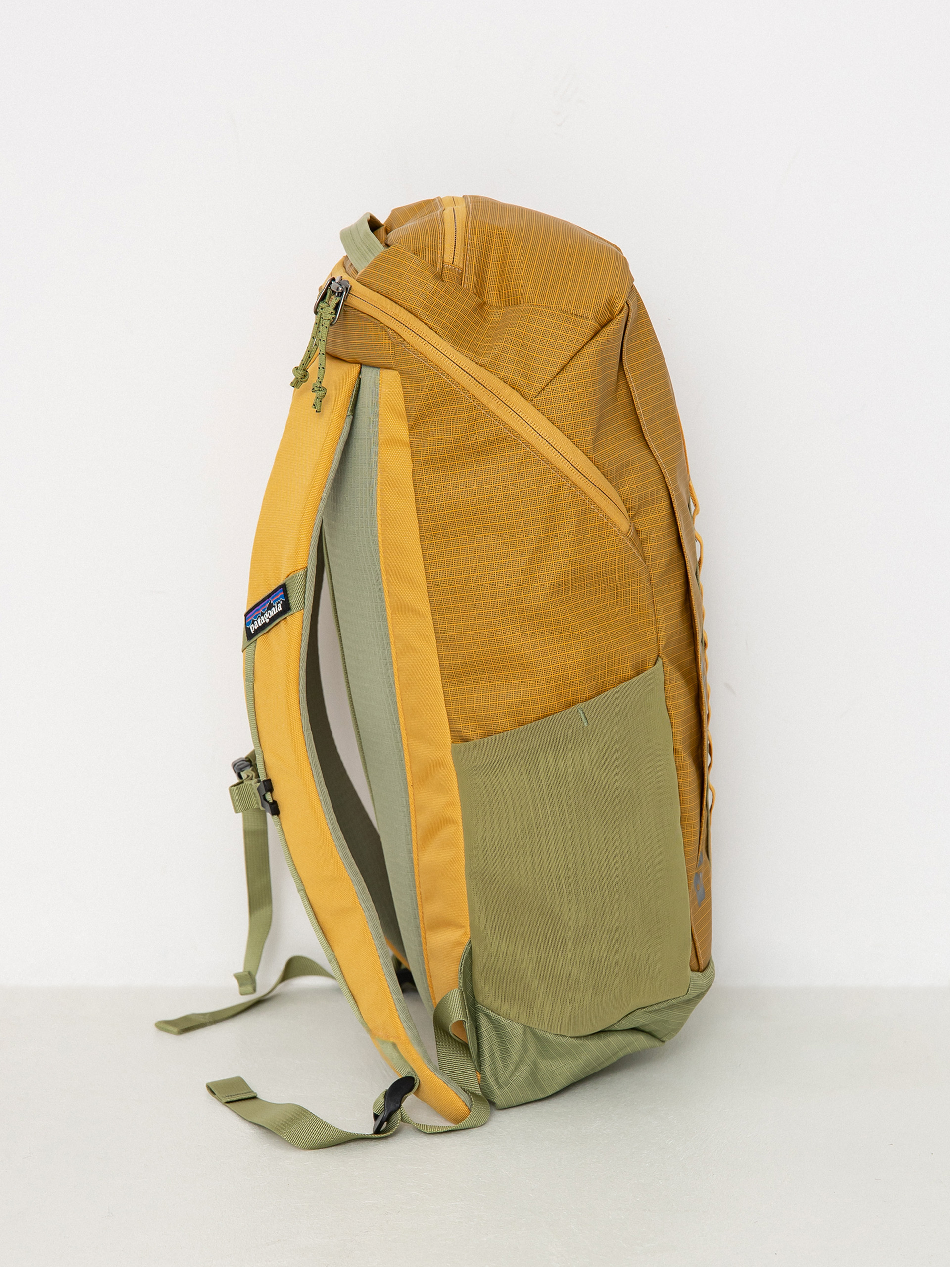 Patagonia Backpack Black Hole Pack 25L (pufferfish gold)