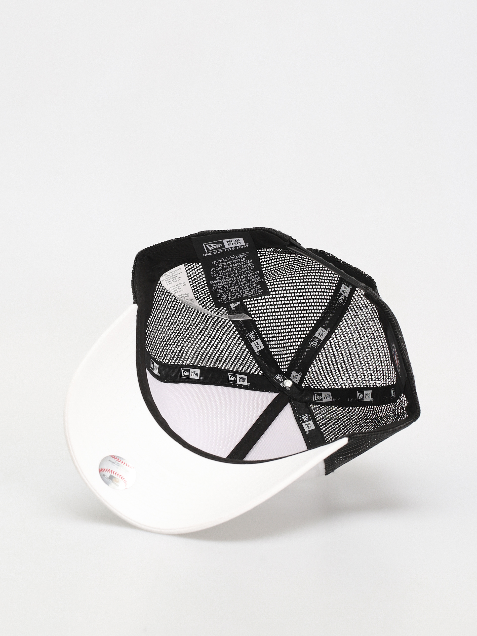 New Era League Essential Trucker Chicago White Sox Cap - white