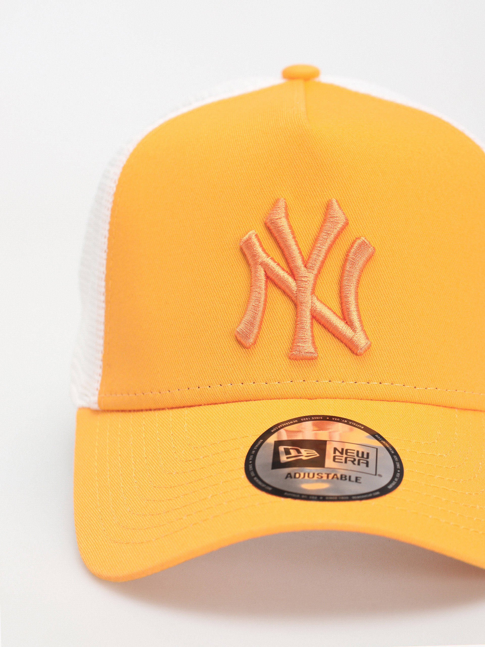 New Era League Essential Trucker New York Yankees Cap (yellow/white)