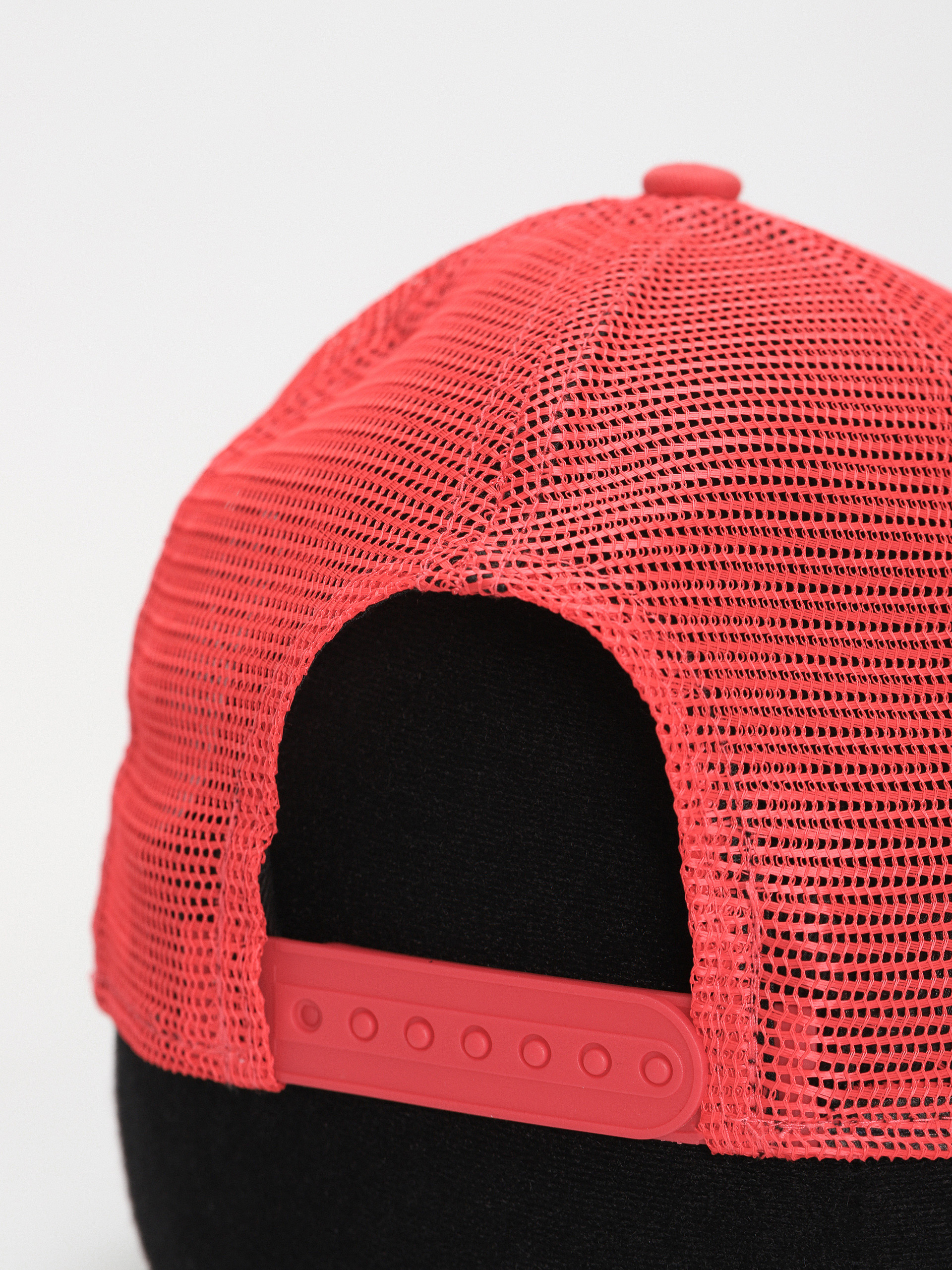 New Era League Essential Trucker New York Yankees Cap (red)