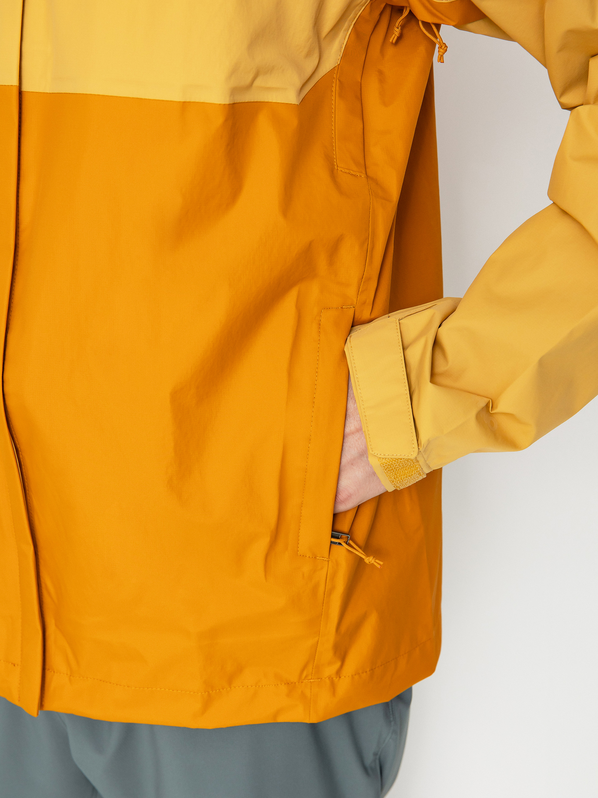 Patagonia Torrentshell 3L Jacket (golden caramel)