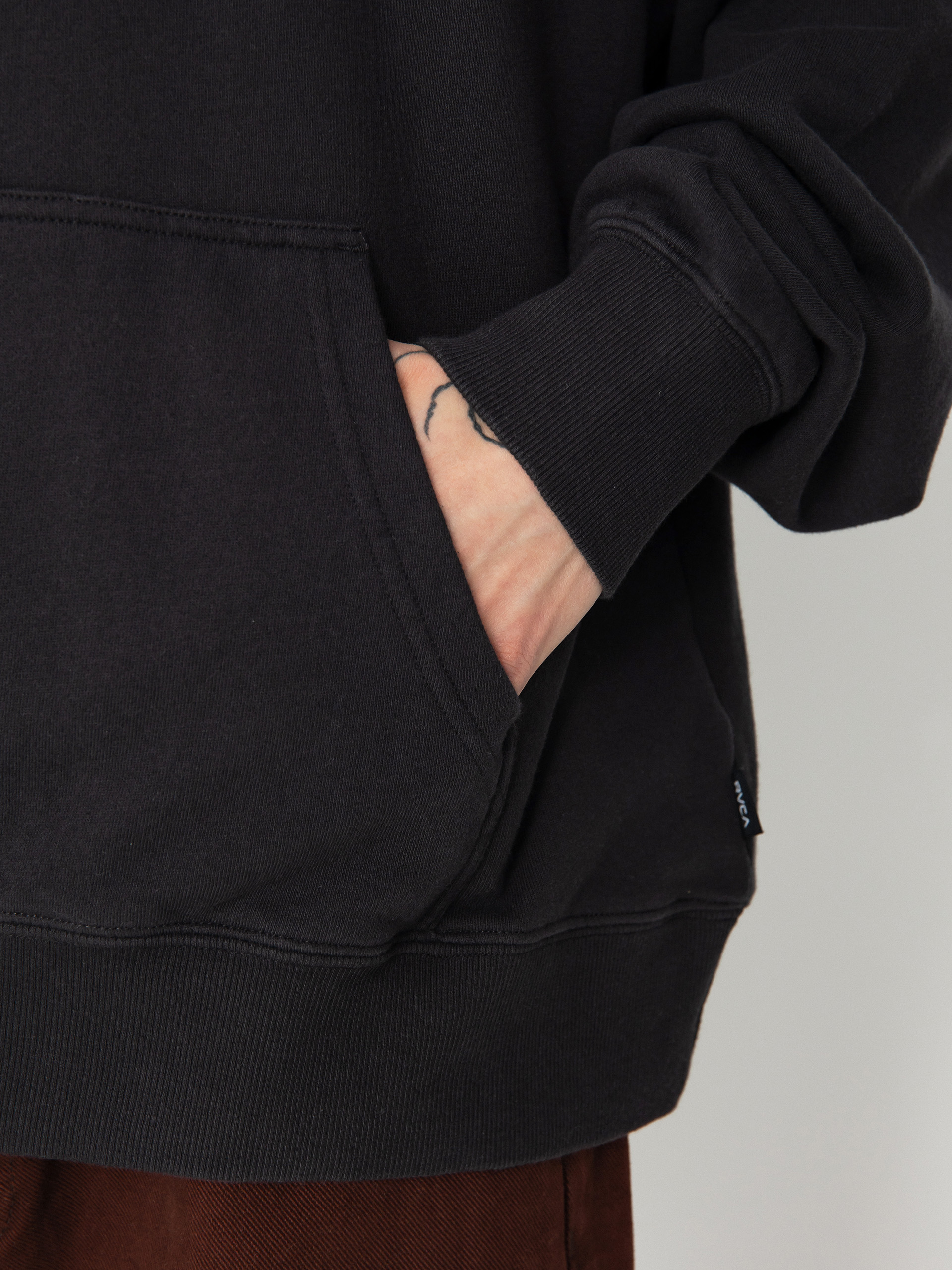 RVCA Benj Bouquet HD Hoodie (washed black)