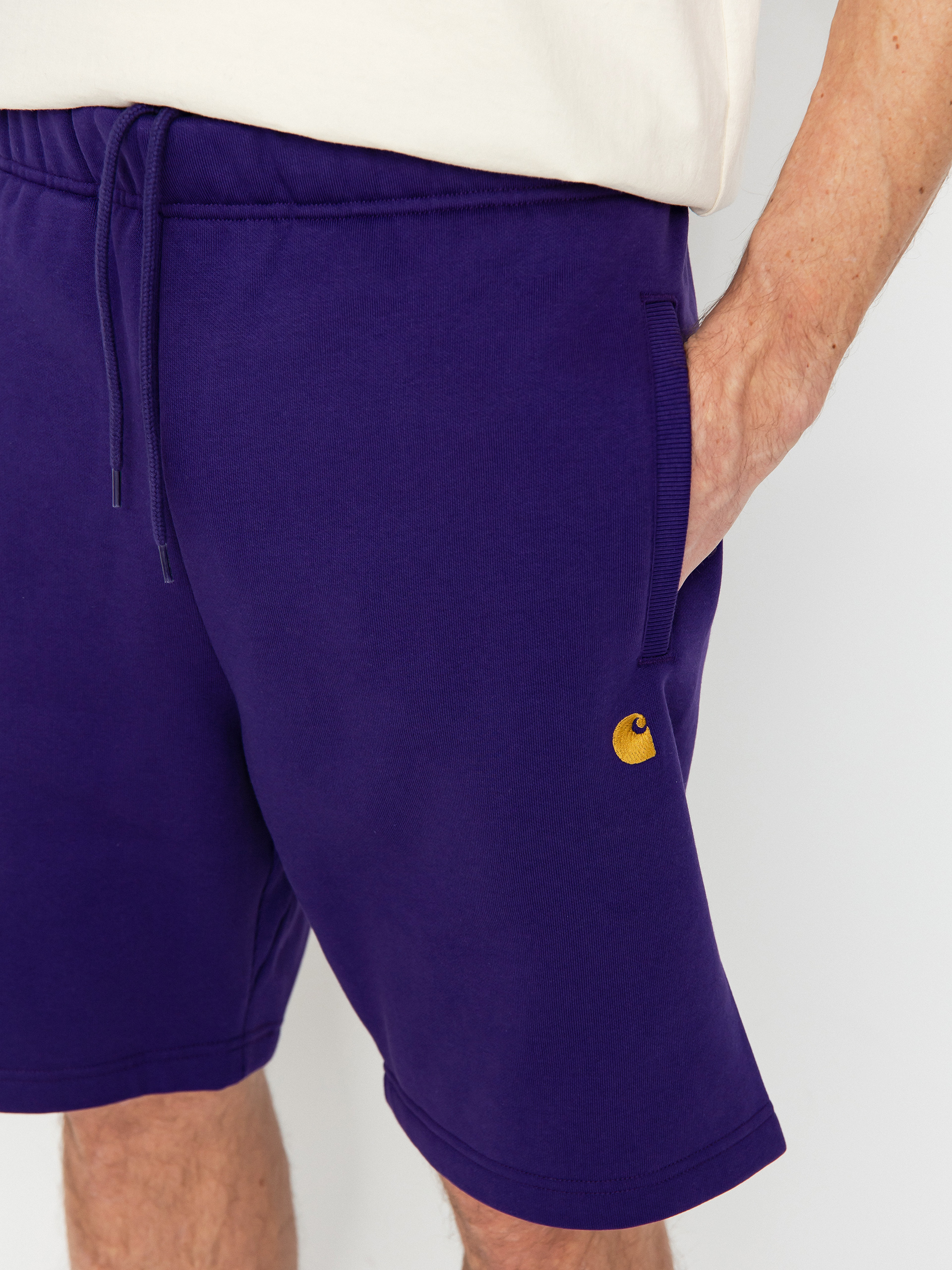 Carhartt WIP Shorts Chase (tyrian/gold)