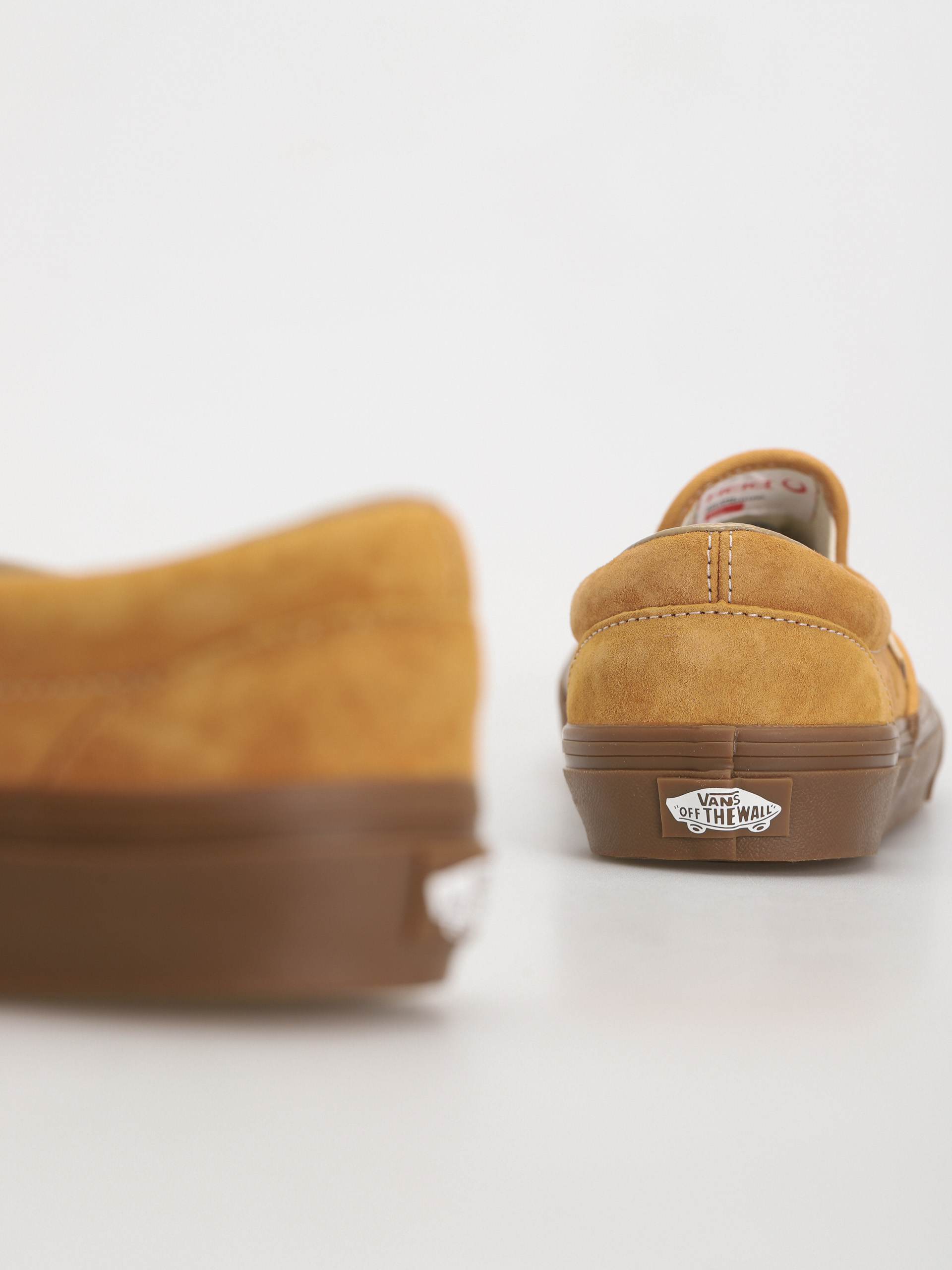 Vans Classic Slip On Shoes (pig suede gum antelope)