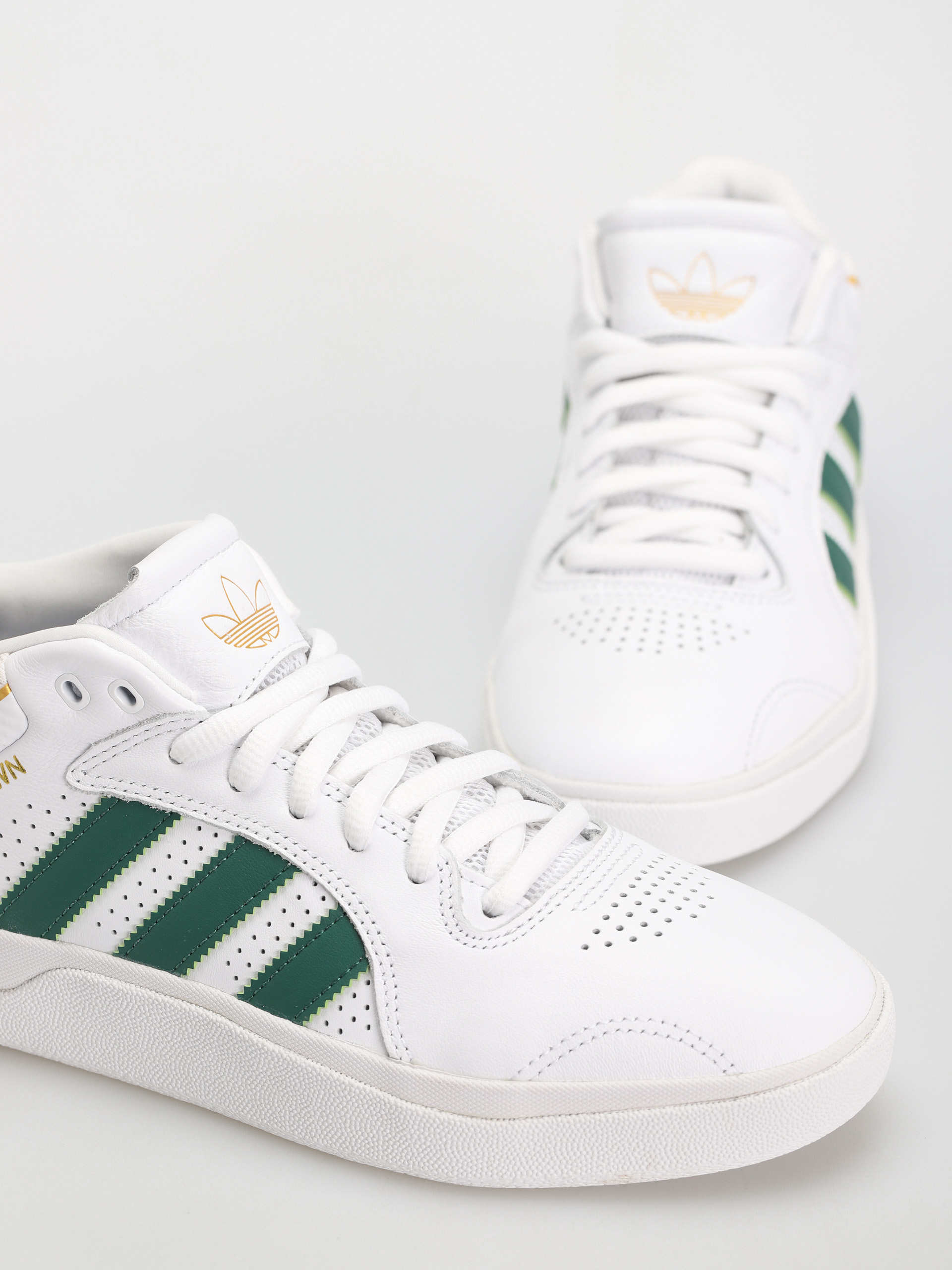 adidas Tyshawn Shoes (ftwwht/drkgrn/blubir)