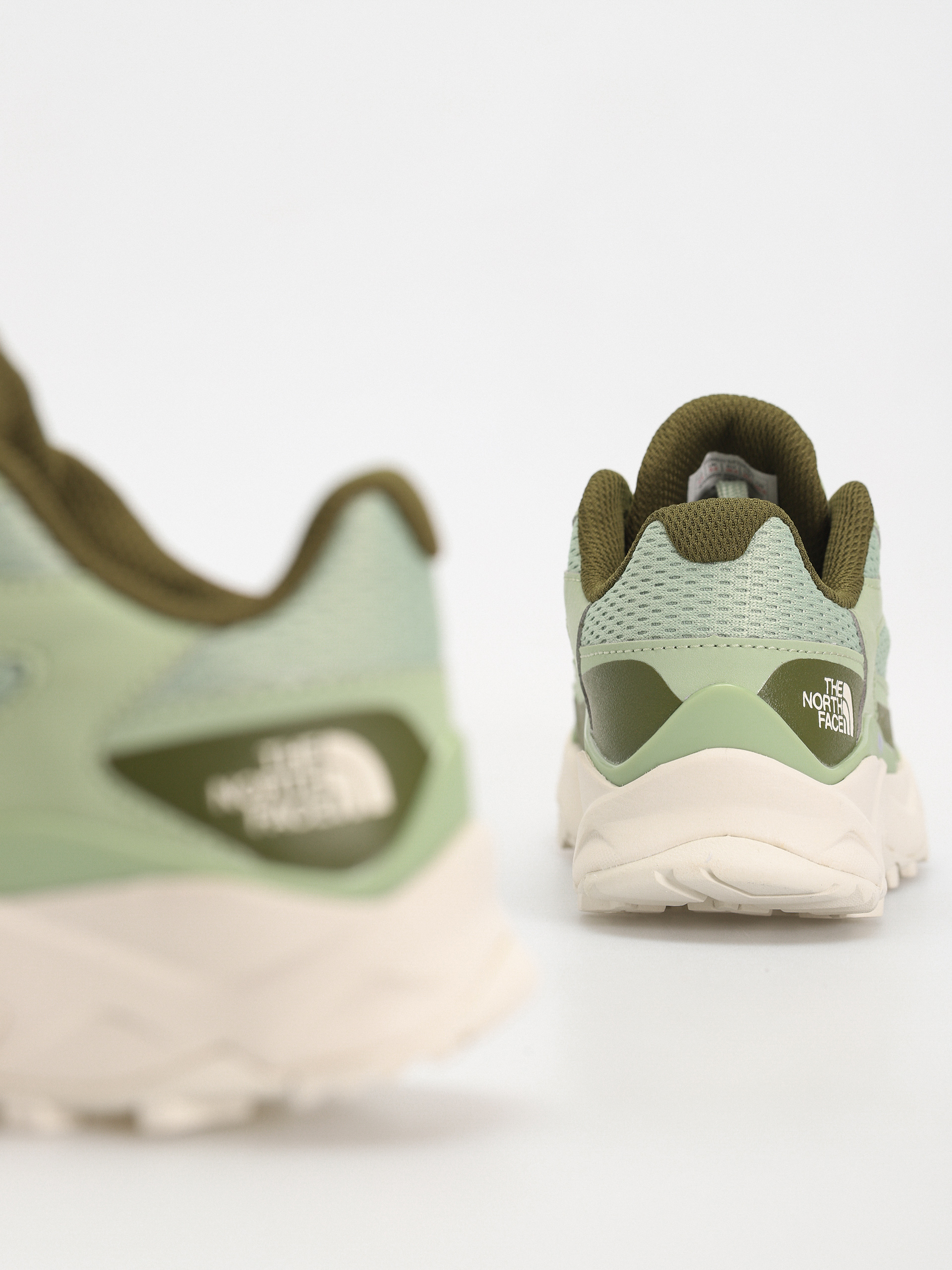 The North Face Vectiv Taraval Wmn Schuhe (misty sage/forest olive)