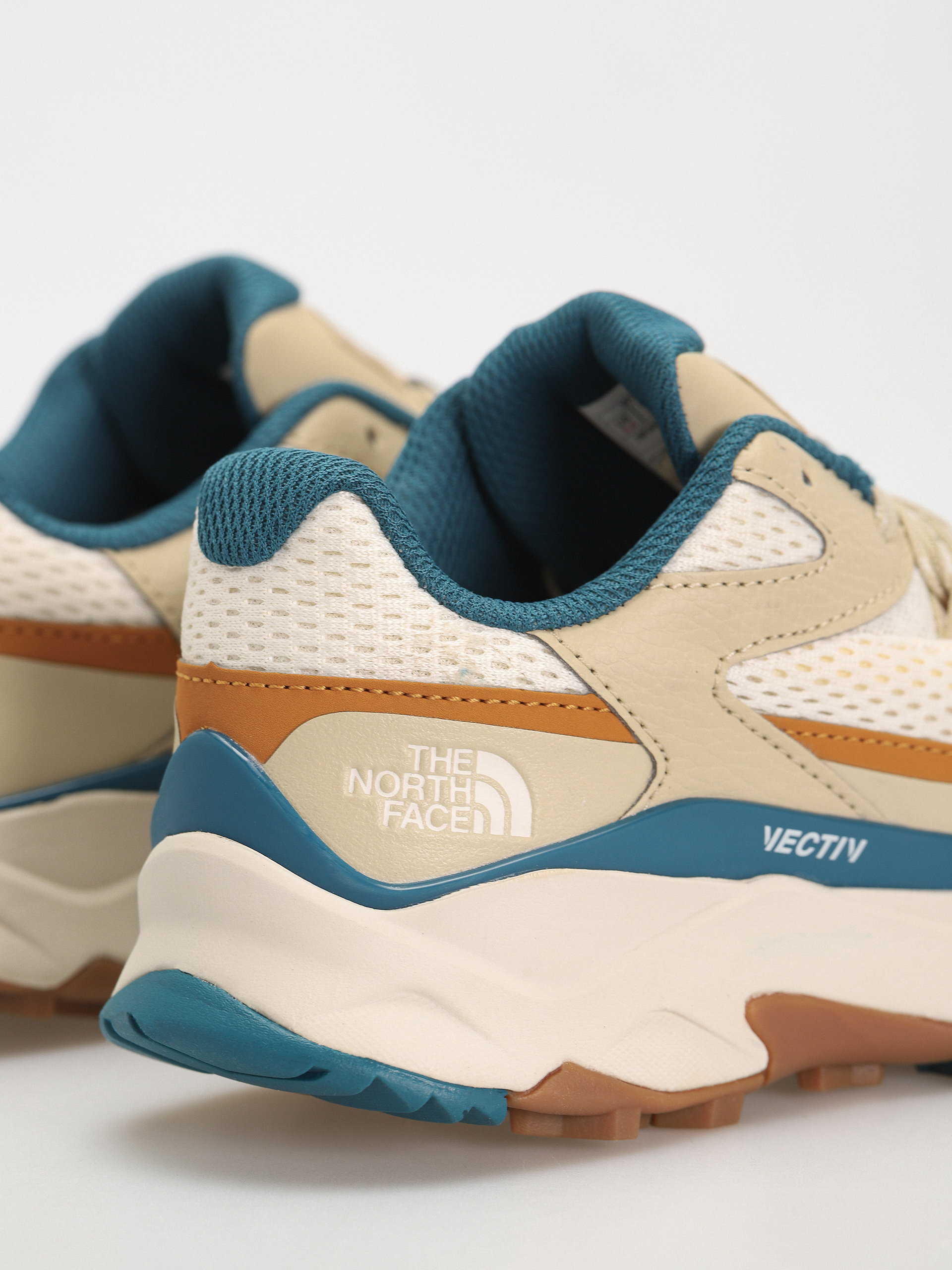 The North Face Vectiv Taraval Wmn Shoes (gravel/white dune)