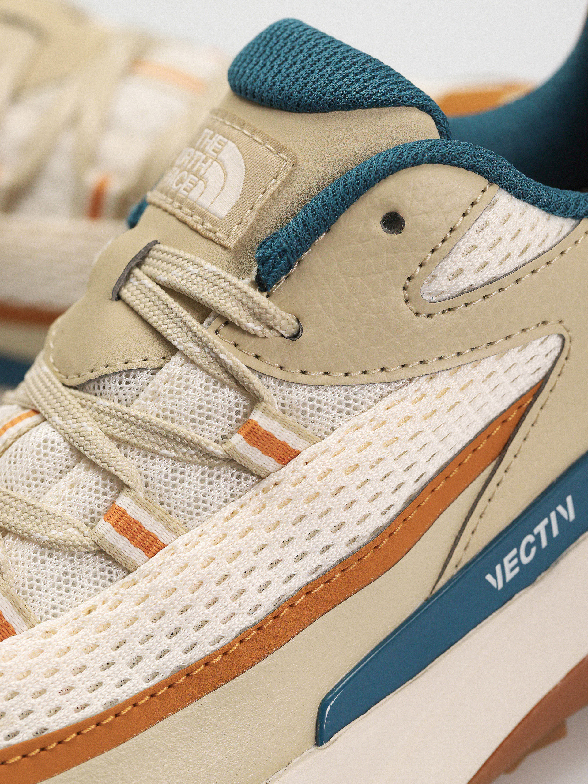 The North Face Vectiv Taraval Wmn Schuhe (gravel/white dune)