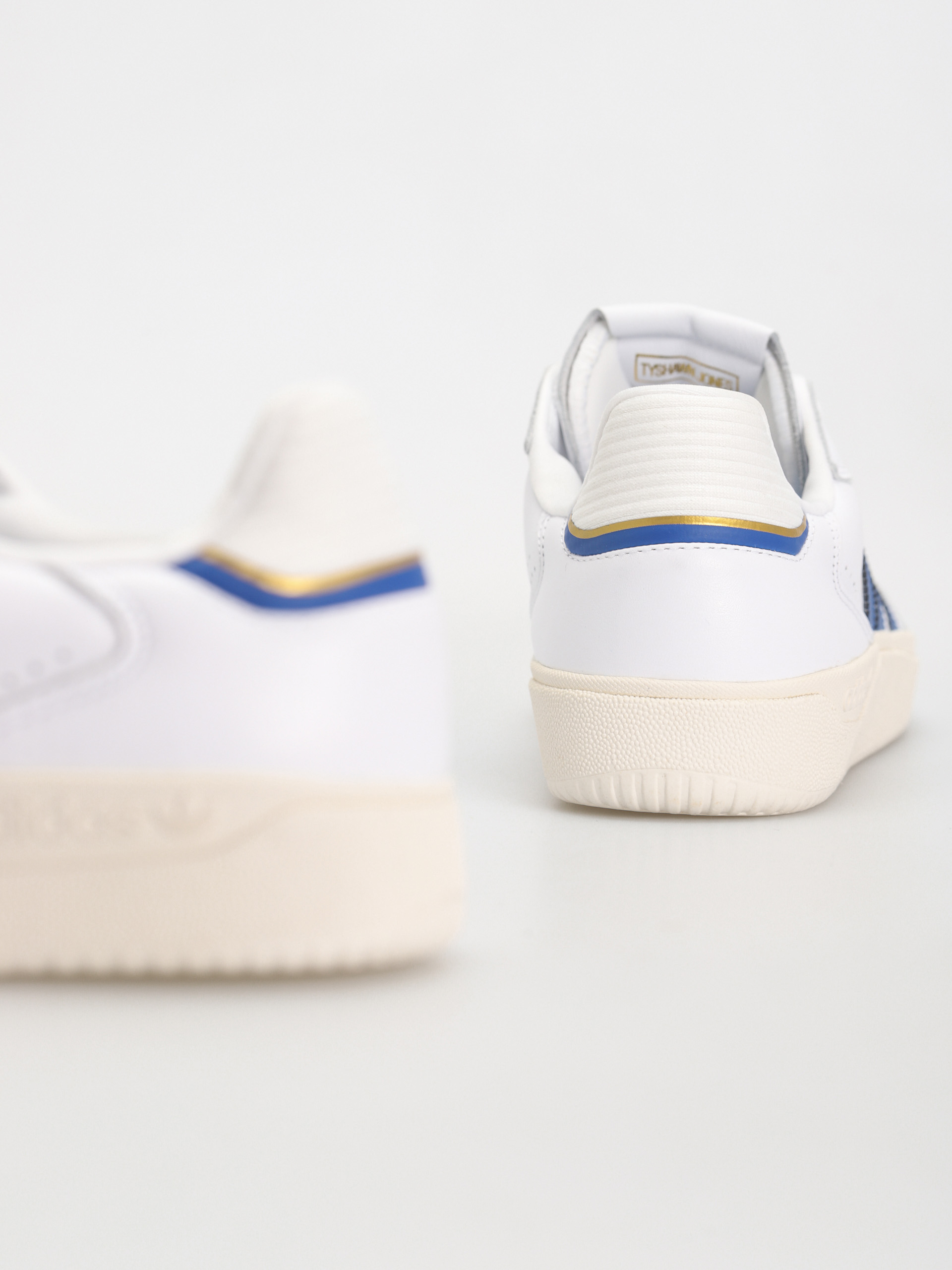 adidas Tyshawn Low Shoes (ftwwht/royblu/cwhite)