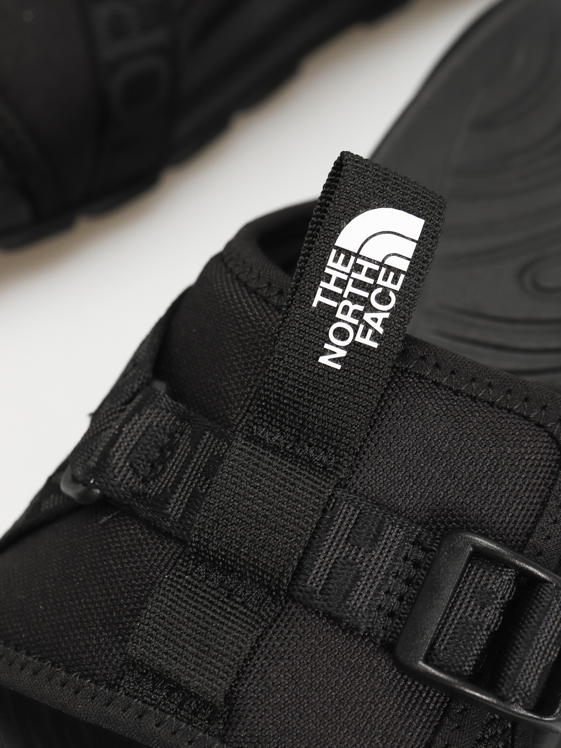 The North Face Explore Camp Flip Flops (tnf black/tnf black)