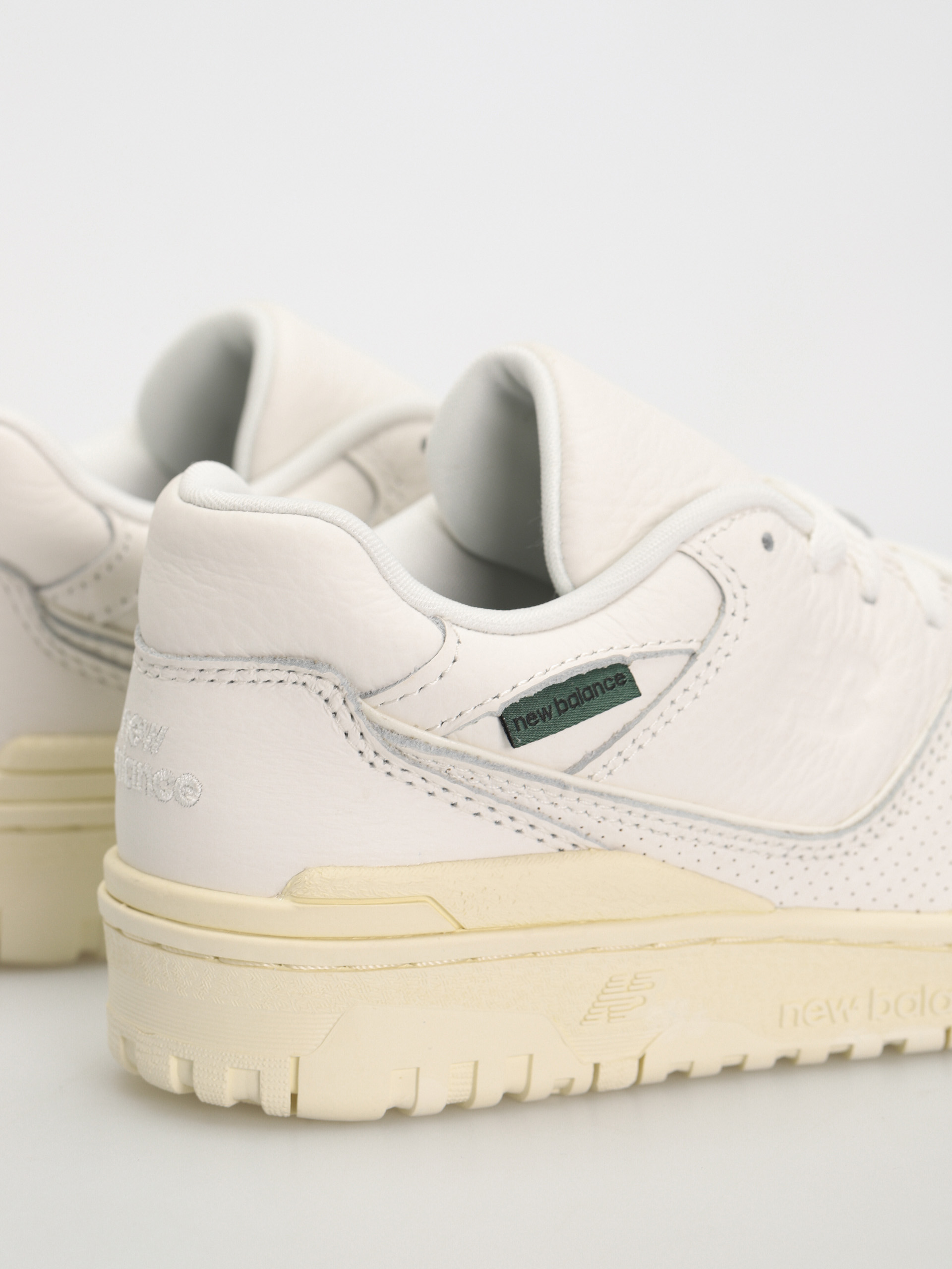 New Balance 550 Shoes (sea salt)