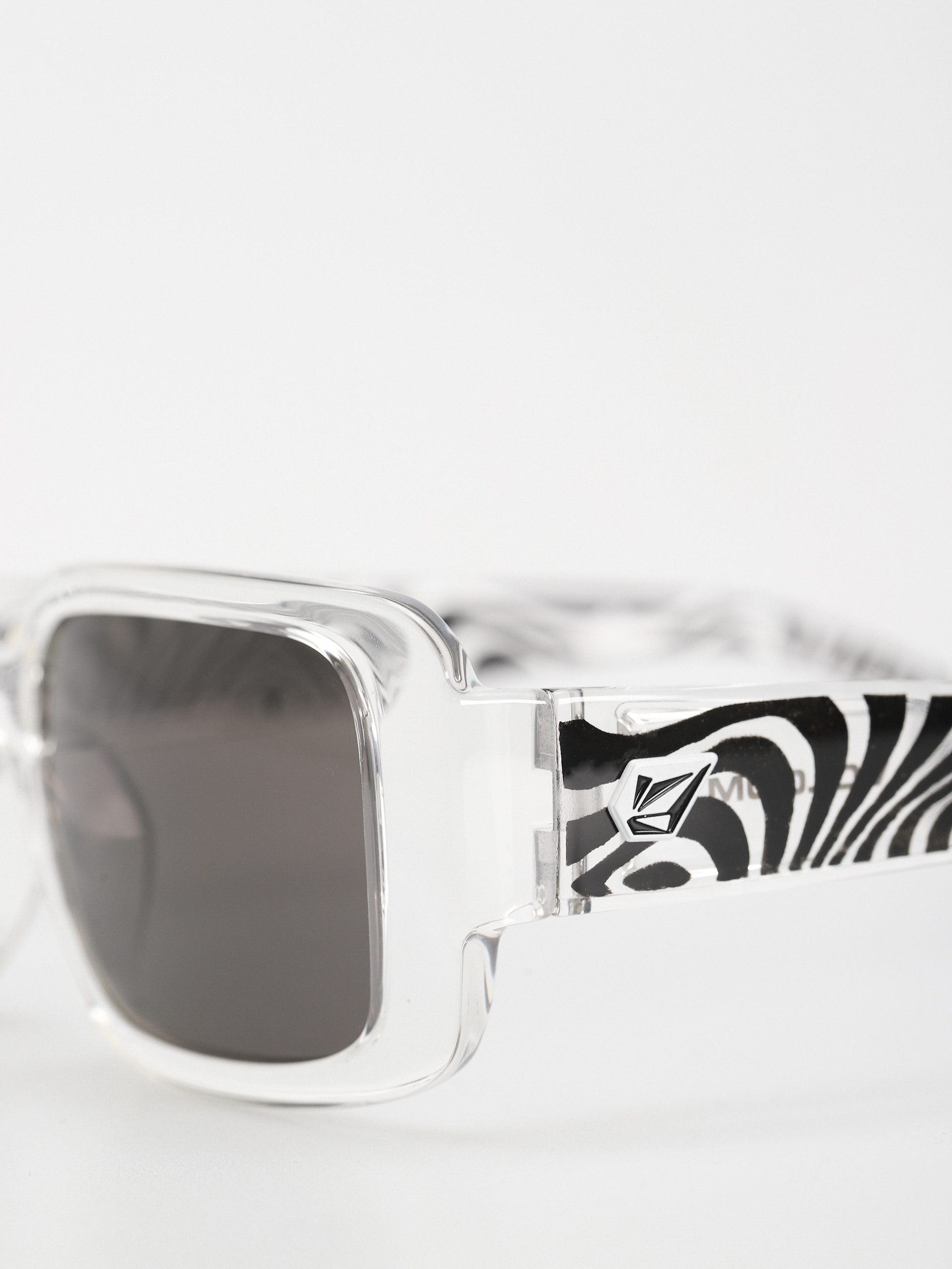 Volcom True Sunglasses (asphalt beach/gray)