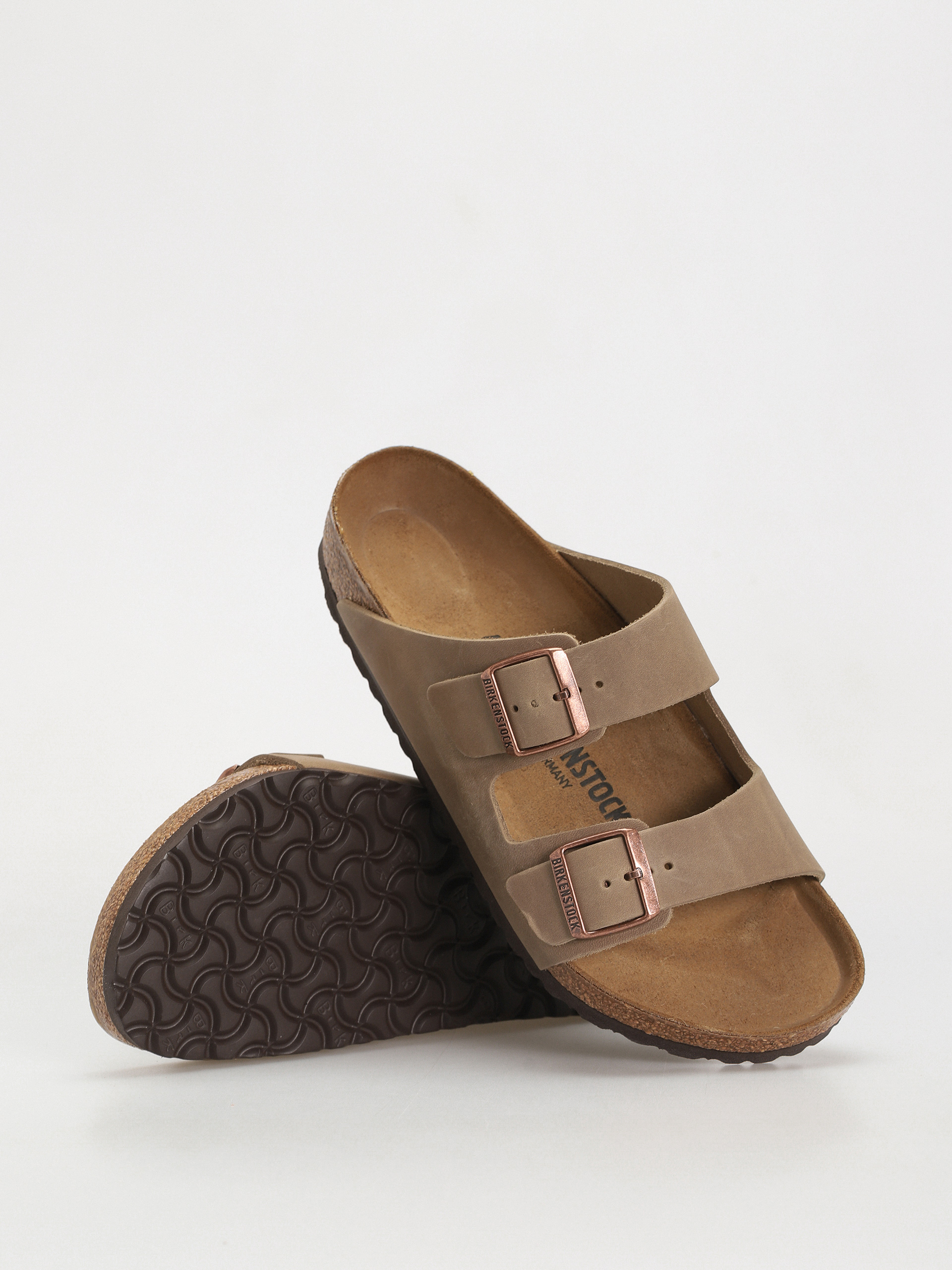 Birkenstock Arizona Oiled Leather Regular Flip-flops (tobacco brown)