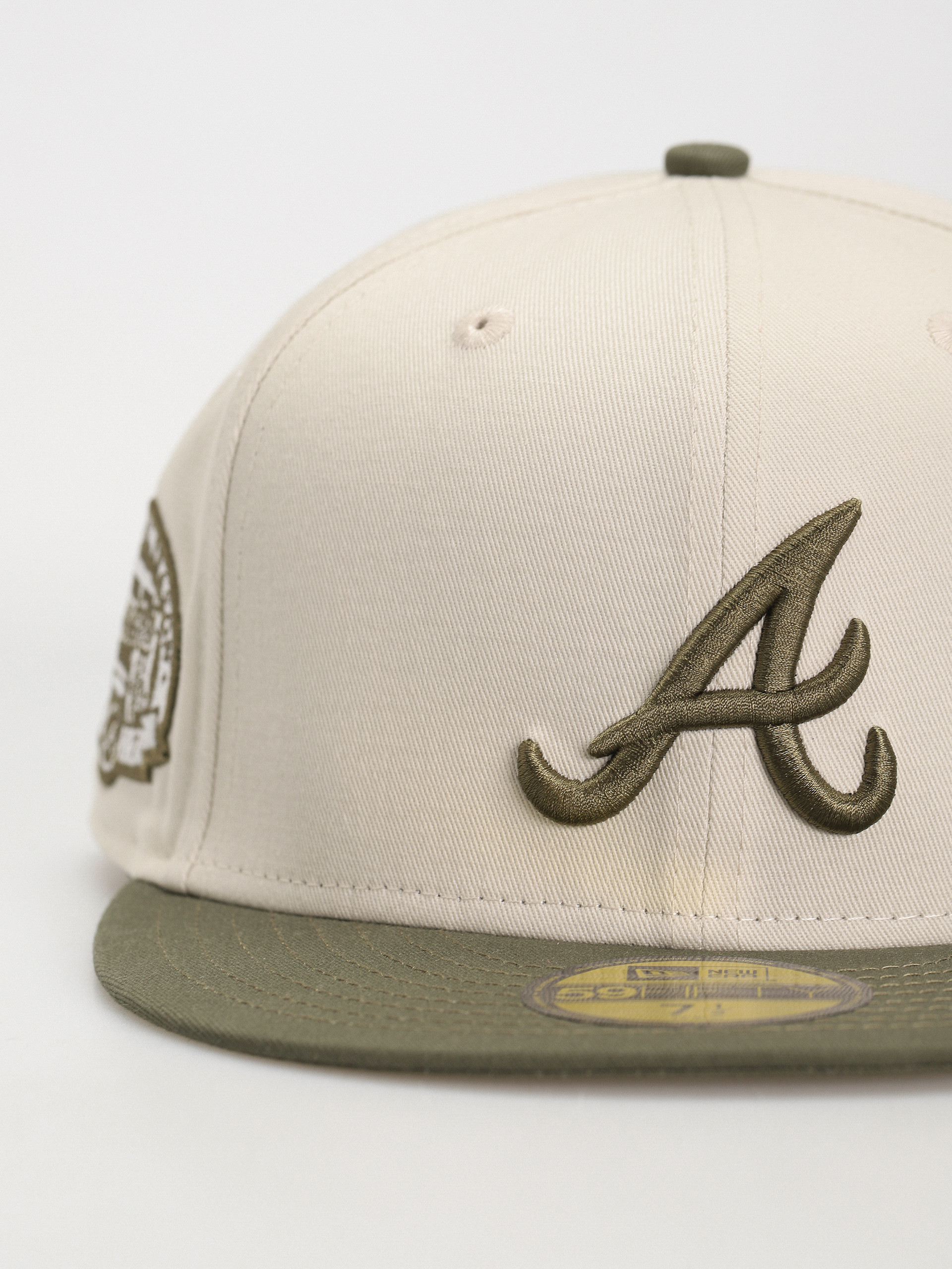 New Era White Crown 59Fifty Atlanta Braves Cap (khaki/white)