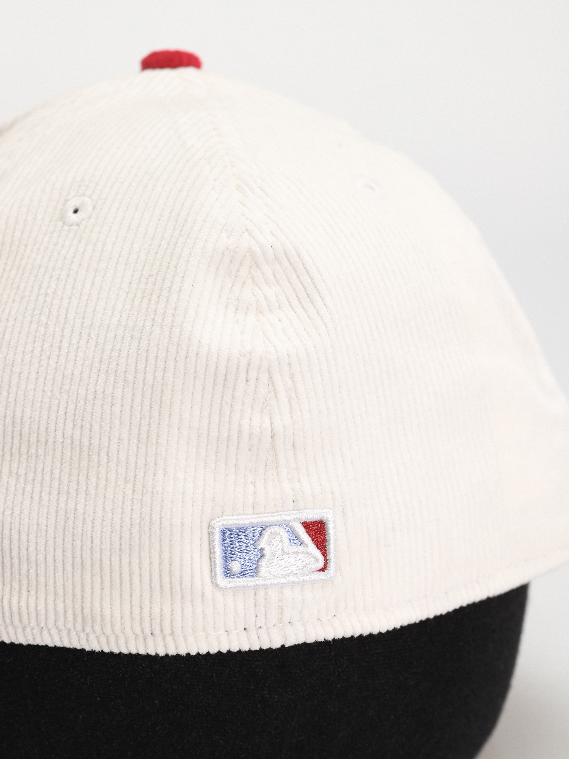 New Era Cord 59Fifty New York Yankees Cap (off white/red)