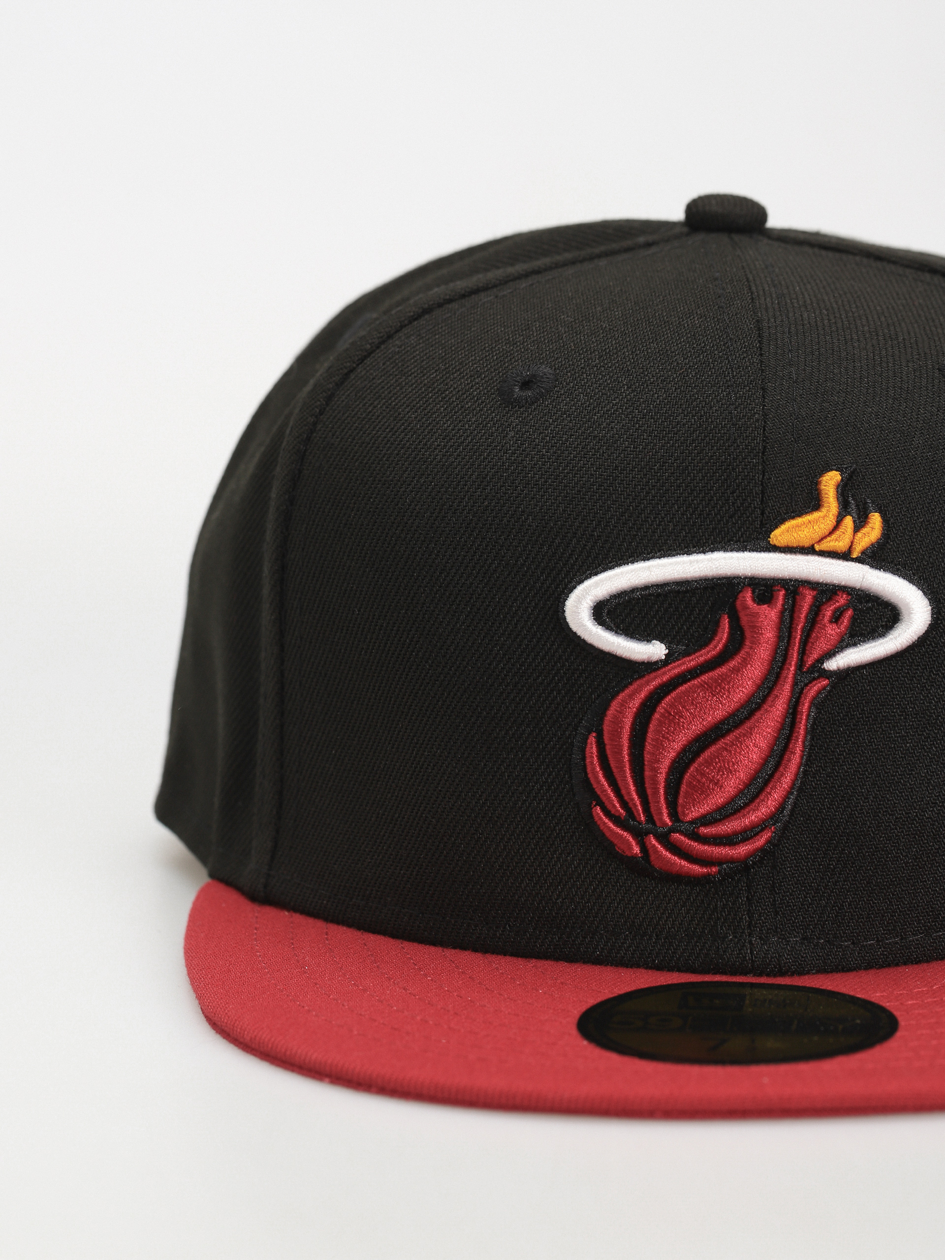 New Era NBA Essential 59Fifty Miami Heat Cap (black/red)