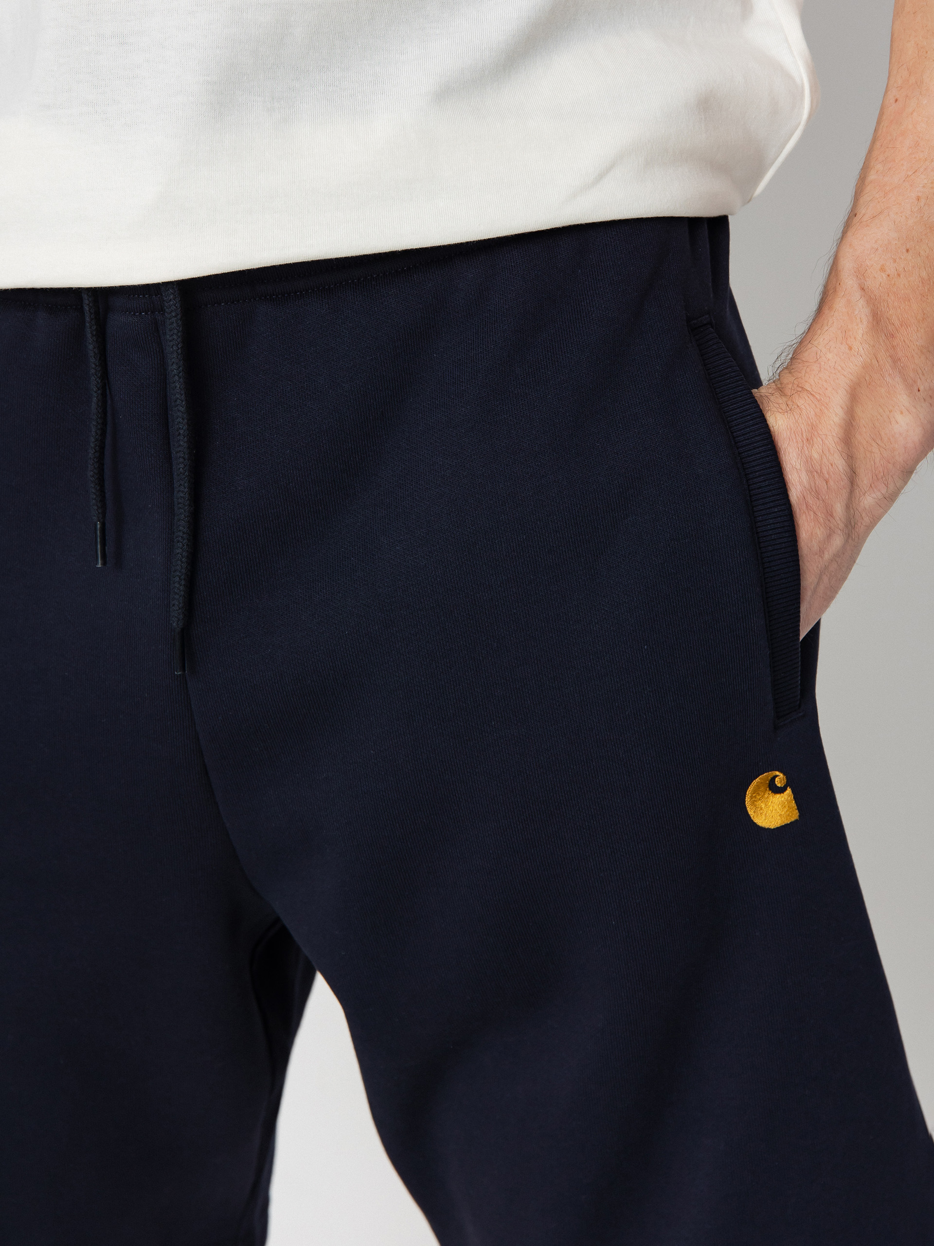 Carhartt WIP Shorts Chase (dark navy/gold)