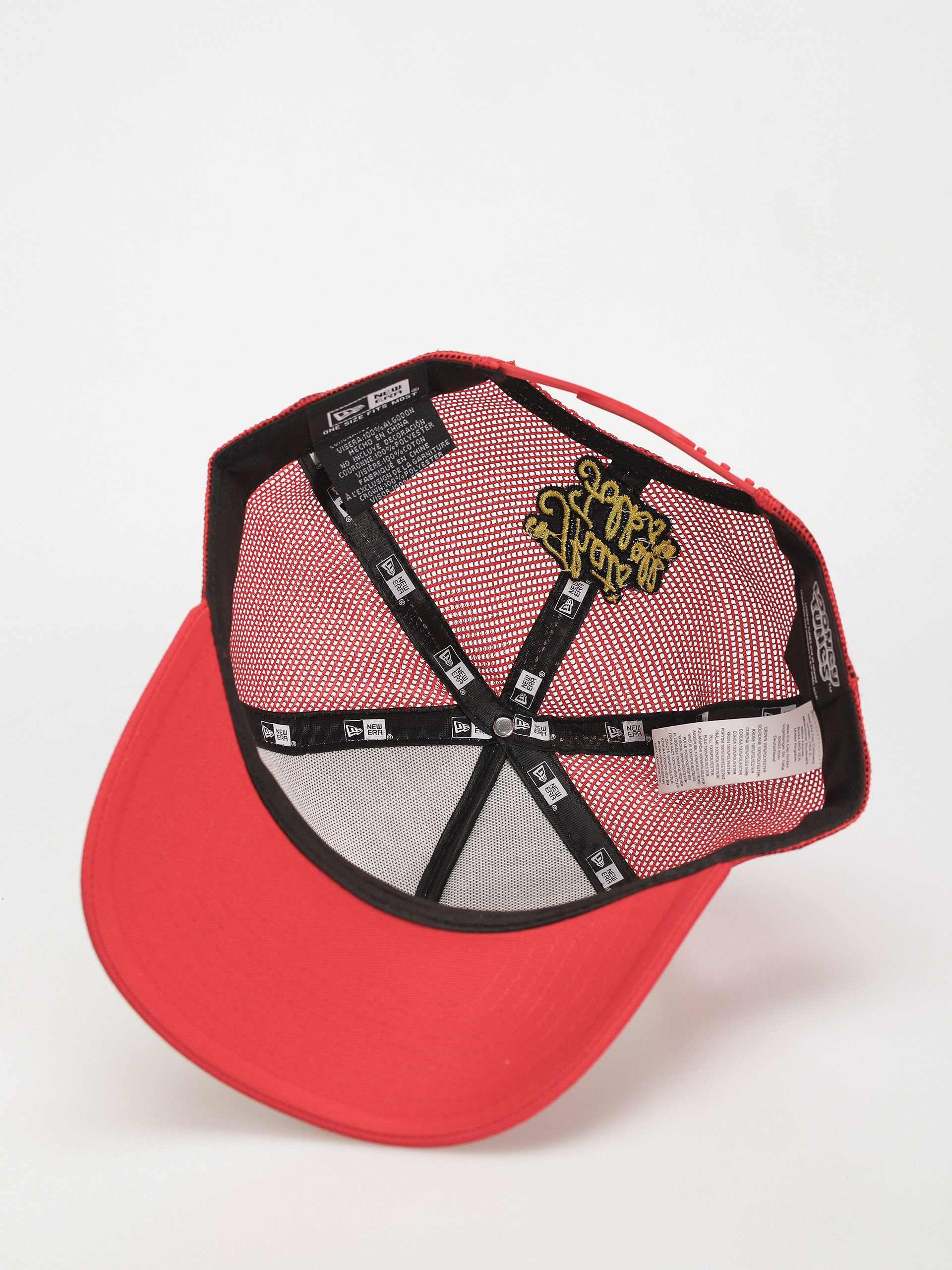 New Era Character Trucker Looney Tunes Cap (red)